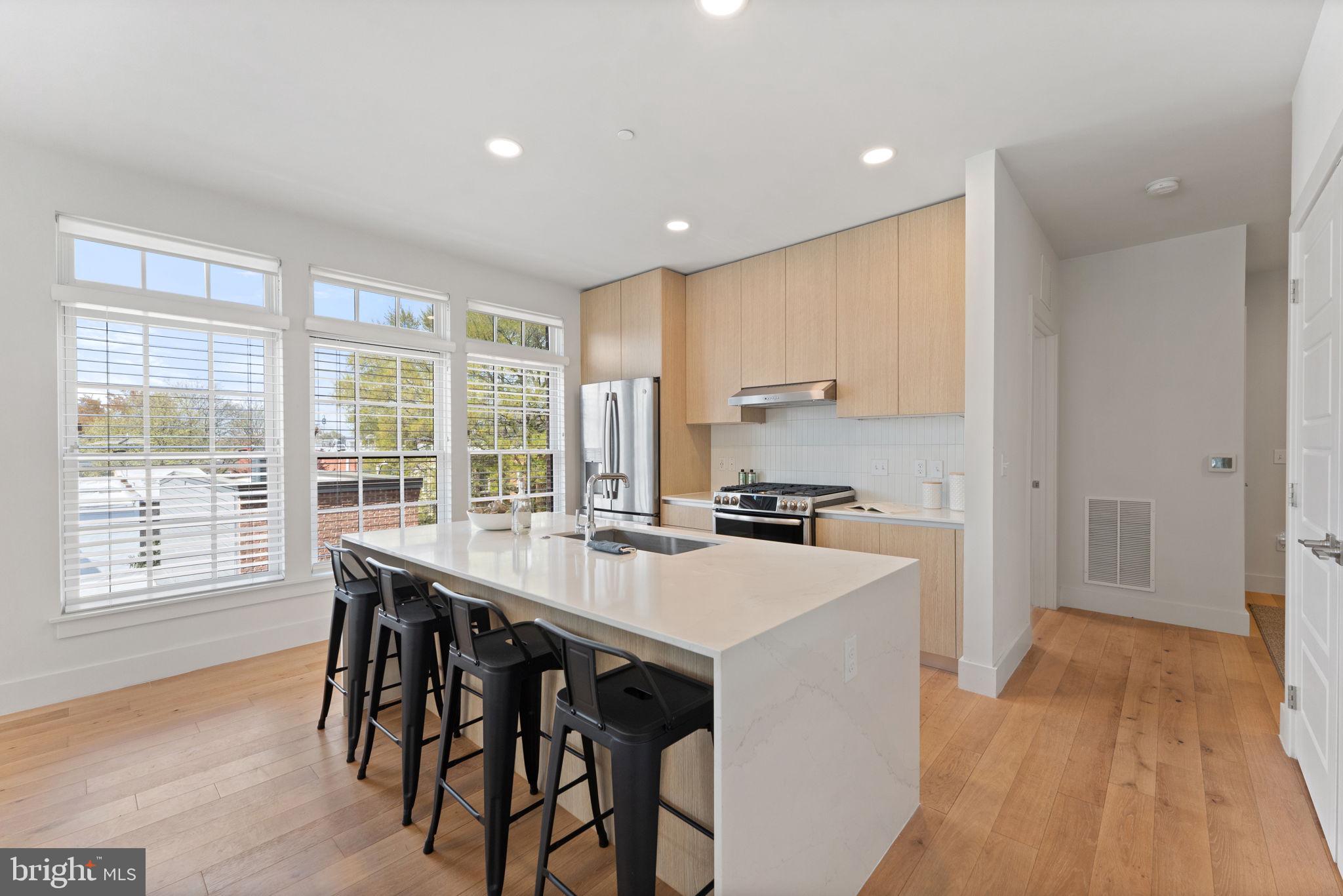 1309 E STREET SE 16