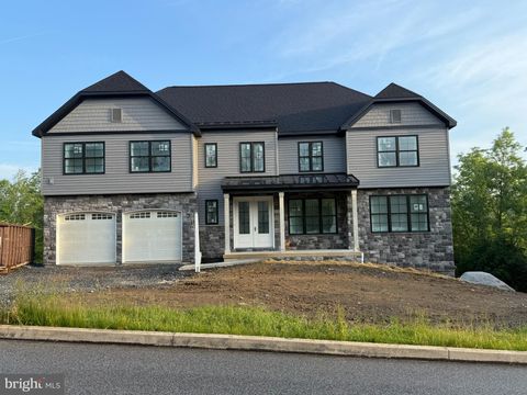 6 JENNIFER LANE DILLSBURG PA 17019