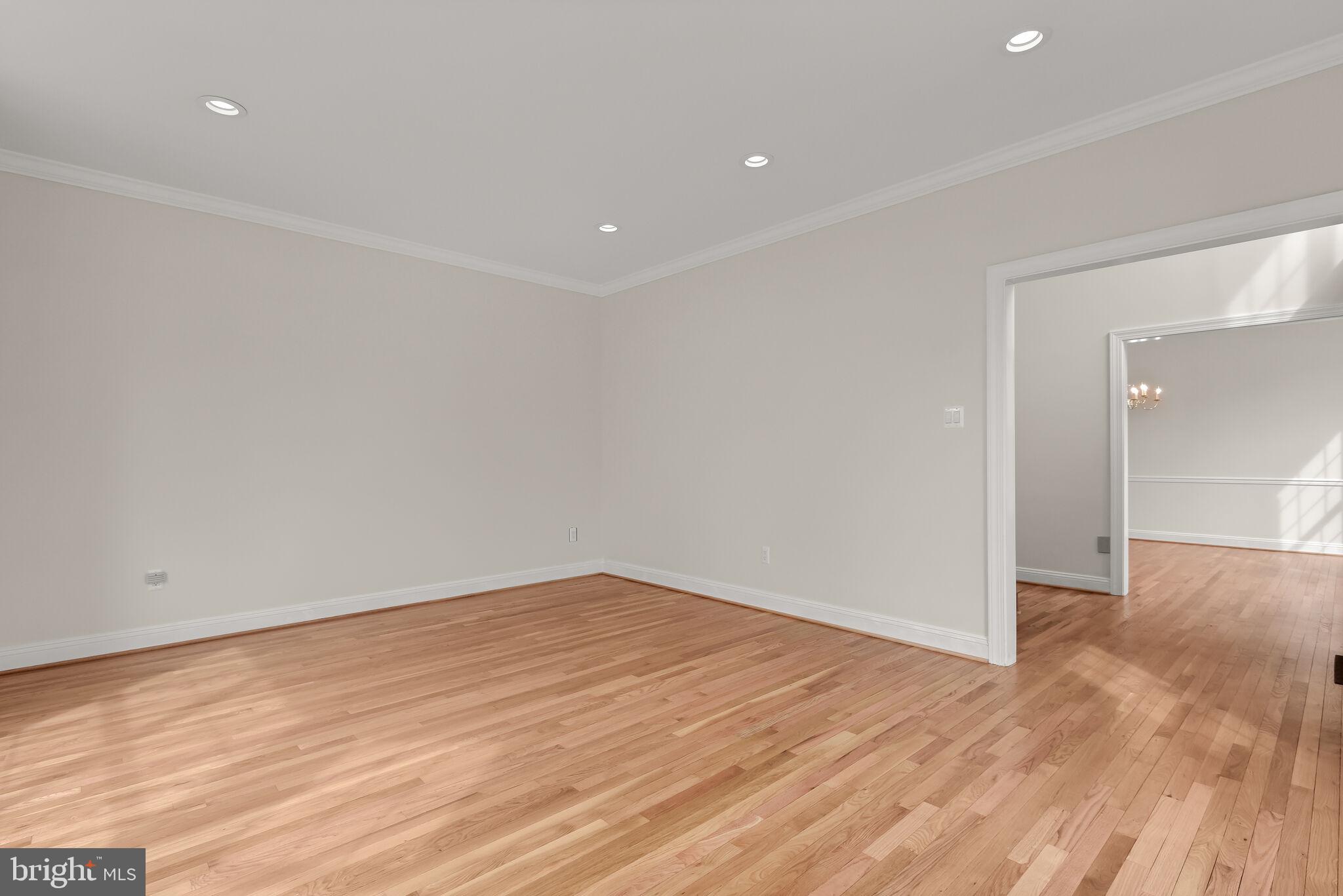 CROMWELL WOODS - Residential