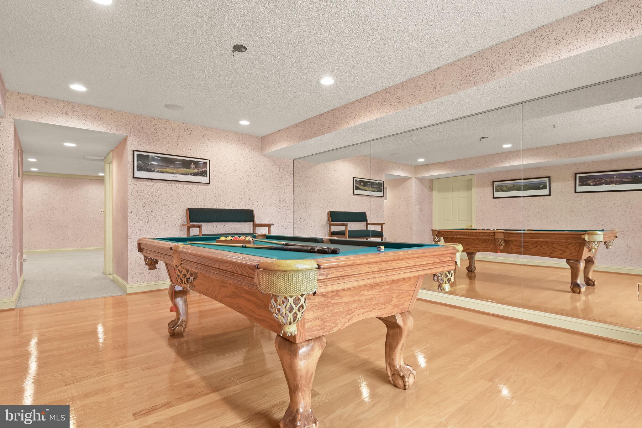 CROMWELL WOODS - Residential