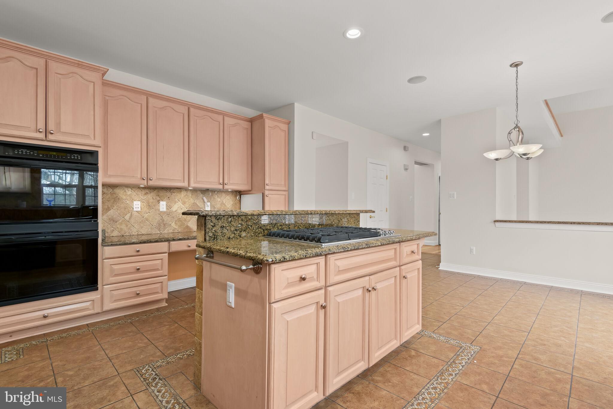 CROMWELL WOODS - Residential