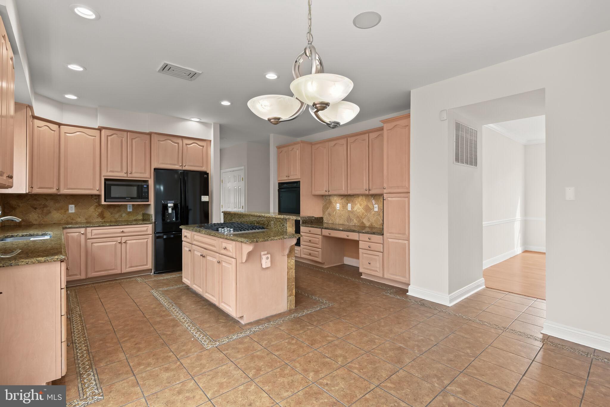 CROMWELL WOODS - Residential