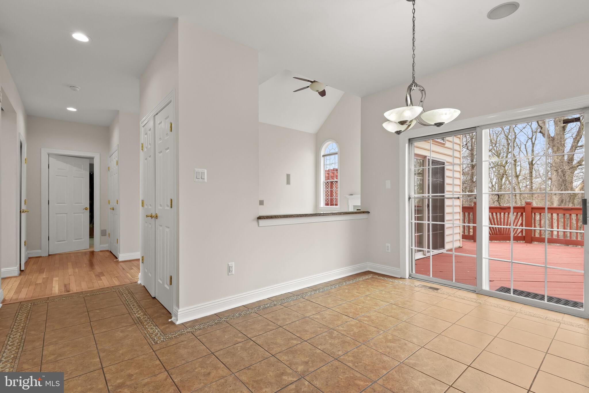 CROMWELL WOODS - Residential