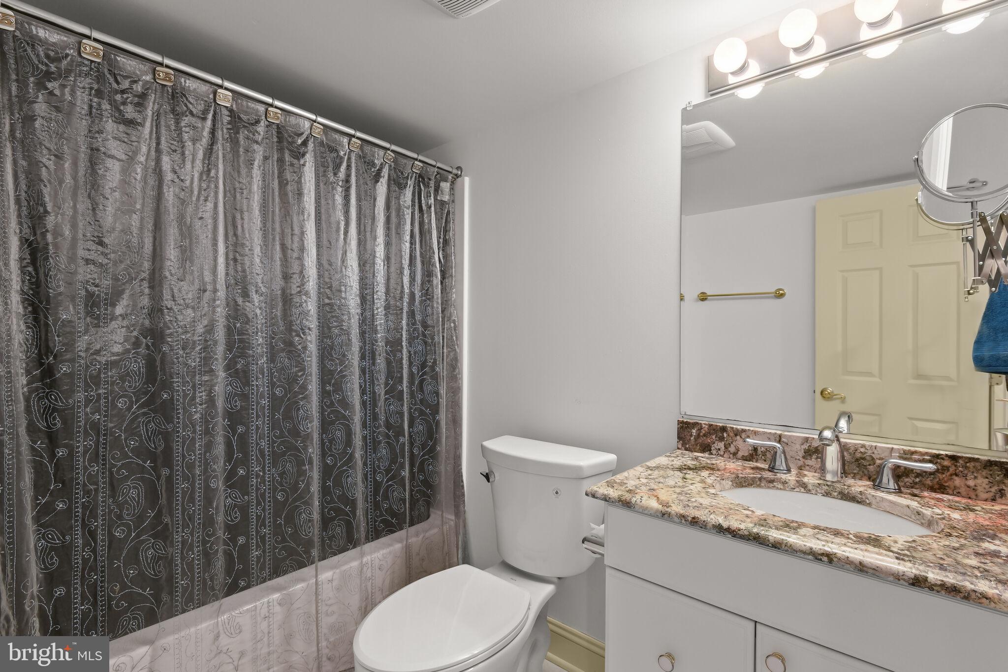 CROMWELL WOODS - Residential