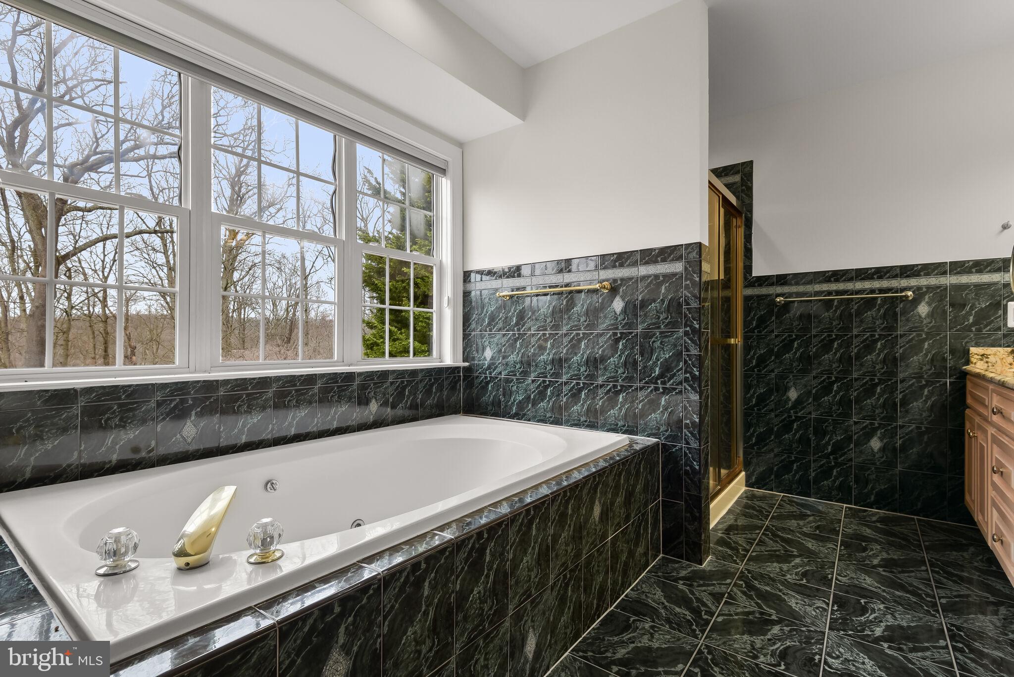 CROMWELL WOODS - Residential