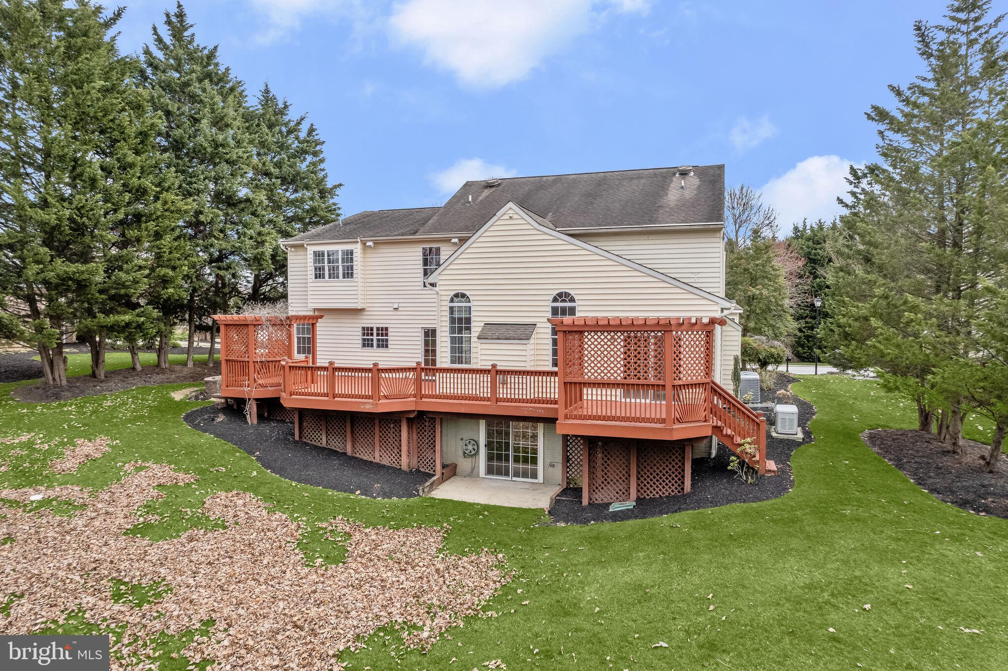 CROMWELL WOODS - Residential