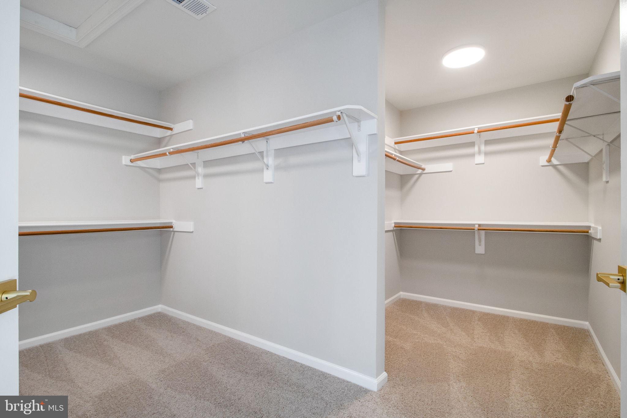 WILLOWS OF POTOMAC - Residential