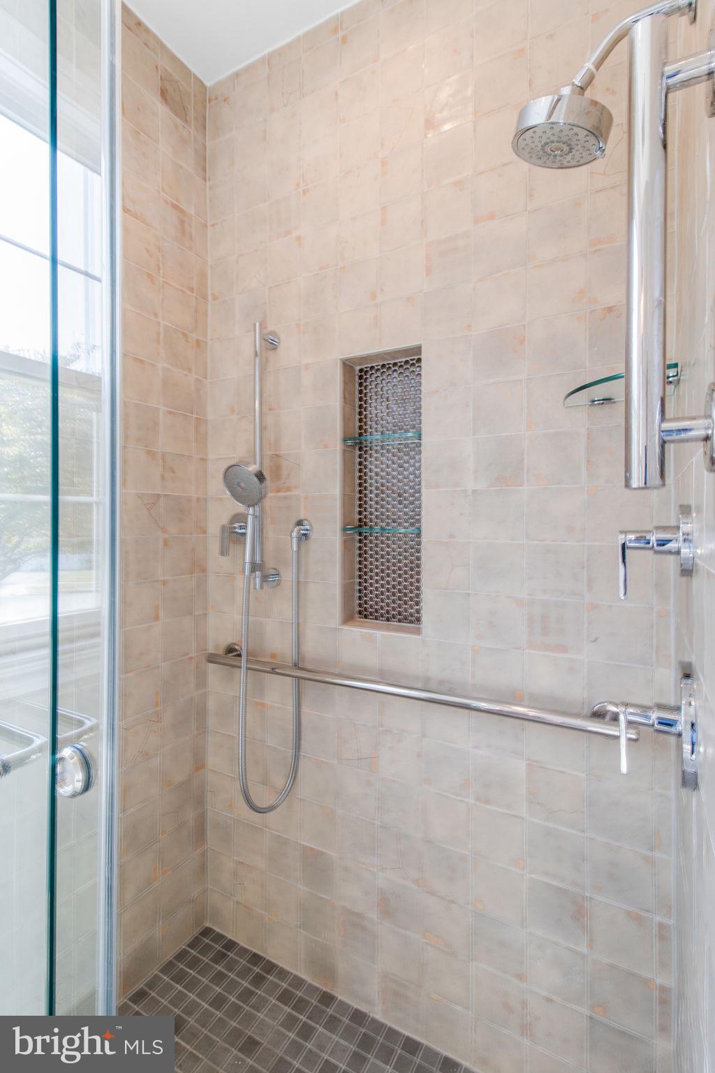 WILLOWS OF POTOMAC - Residential