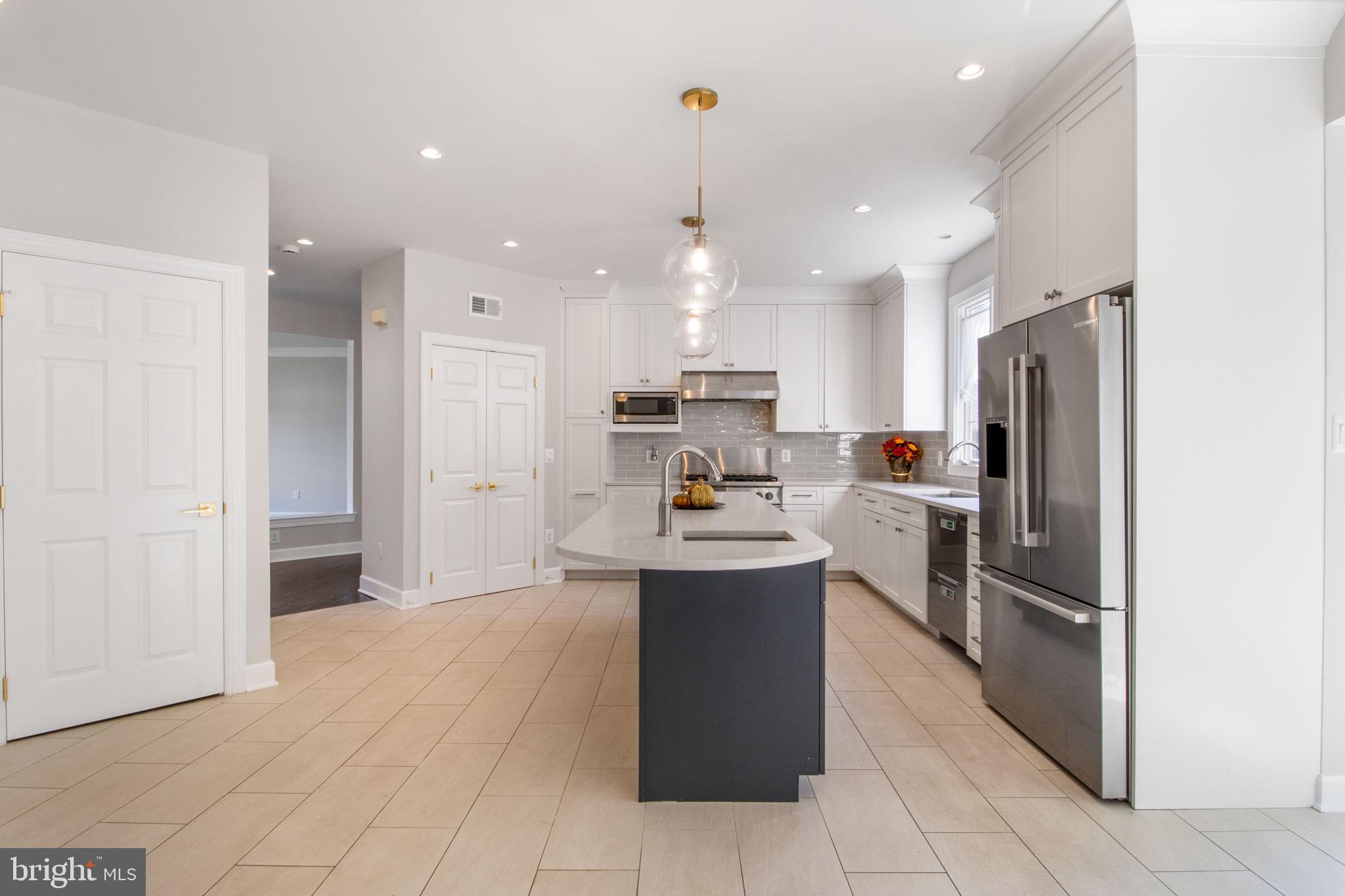 WILLOWS OF POTOMAC - Residential