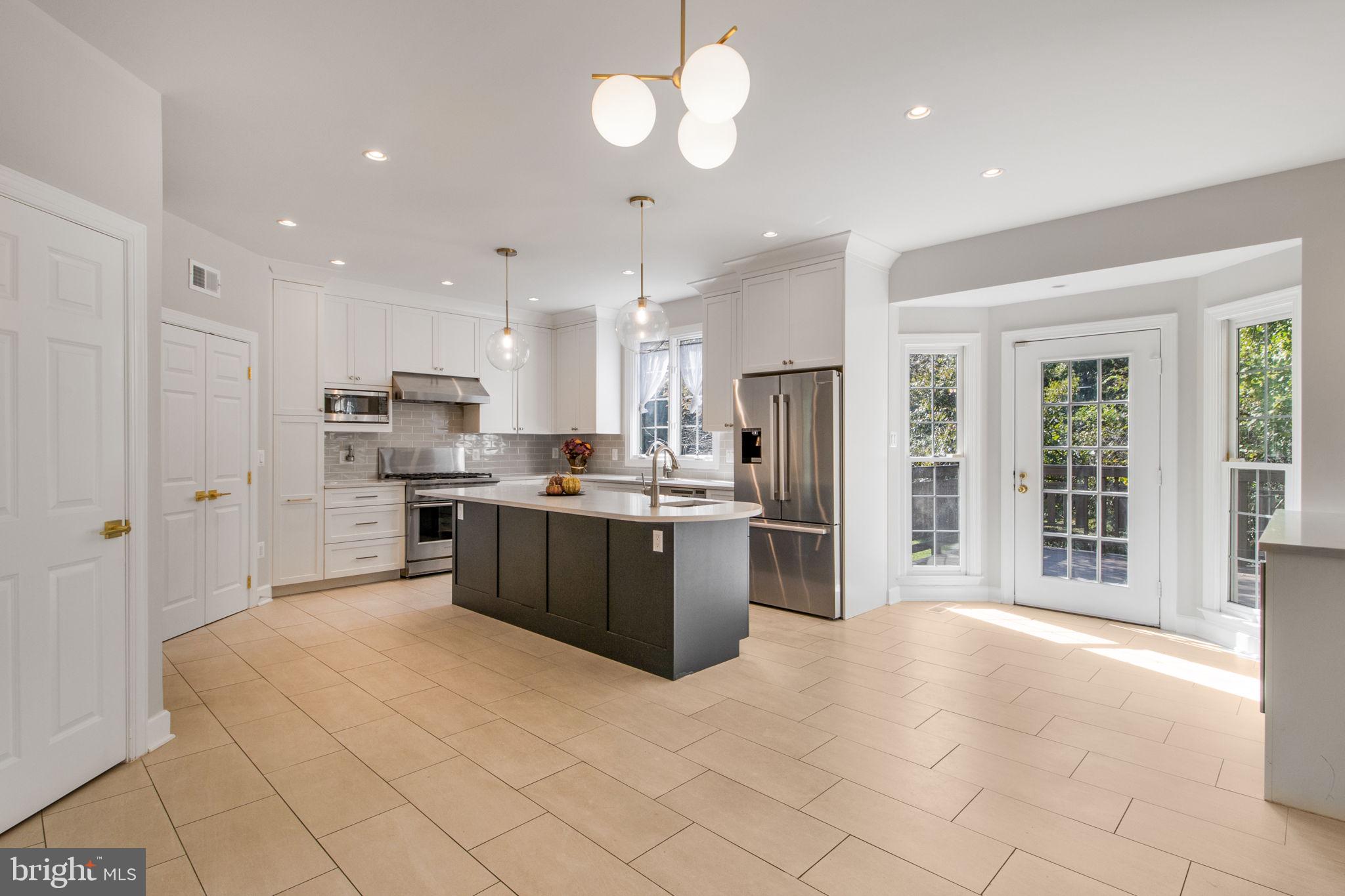 WILLOWS OF POTOMAC - Residential