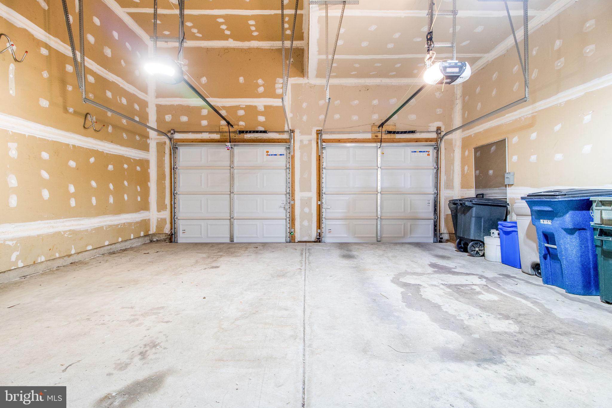 WILLOWS OF POTOMAC - Residential