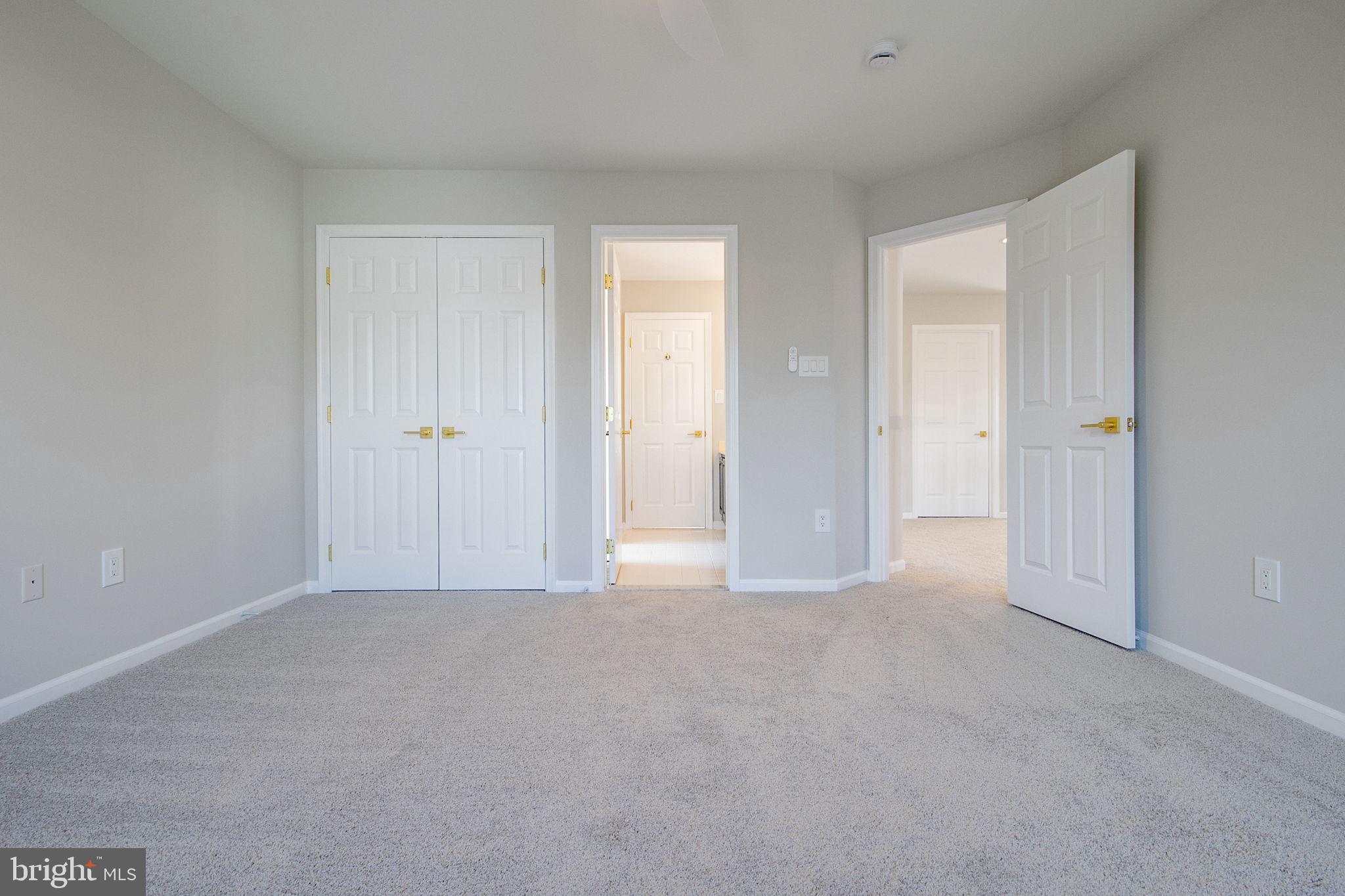 WILLOWS OF POTOMAC - Residential