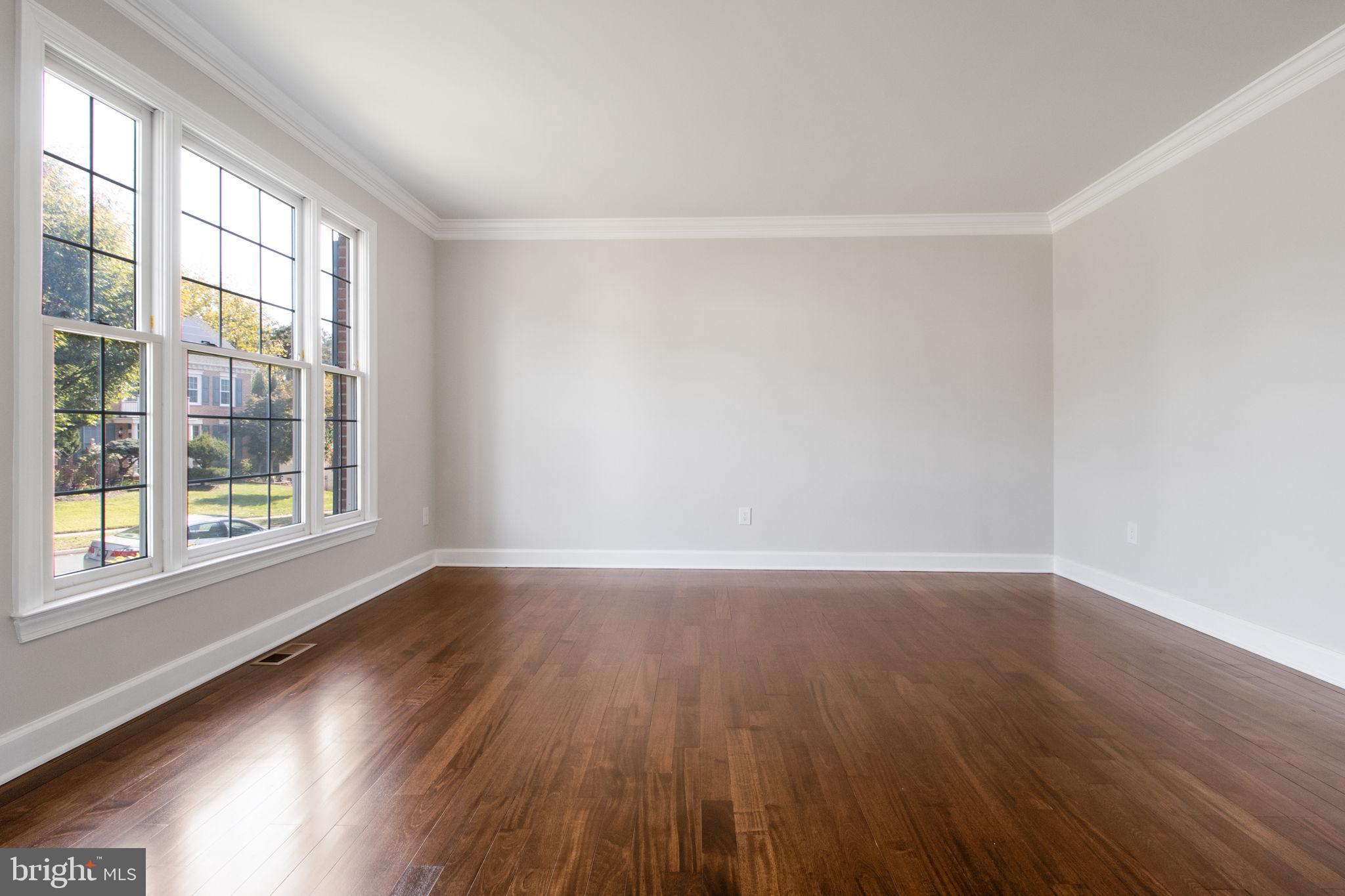 WILLOWS OF POTOMAC - Residential