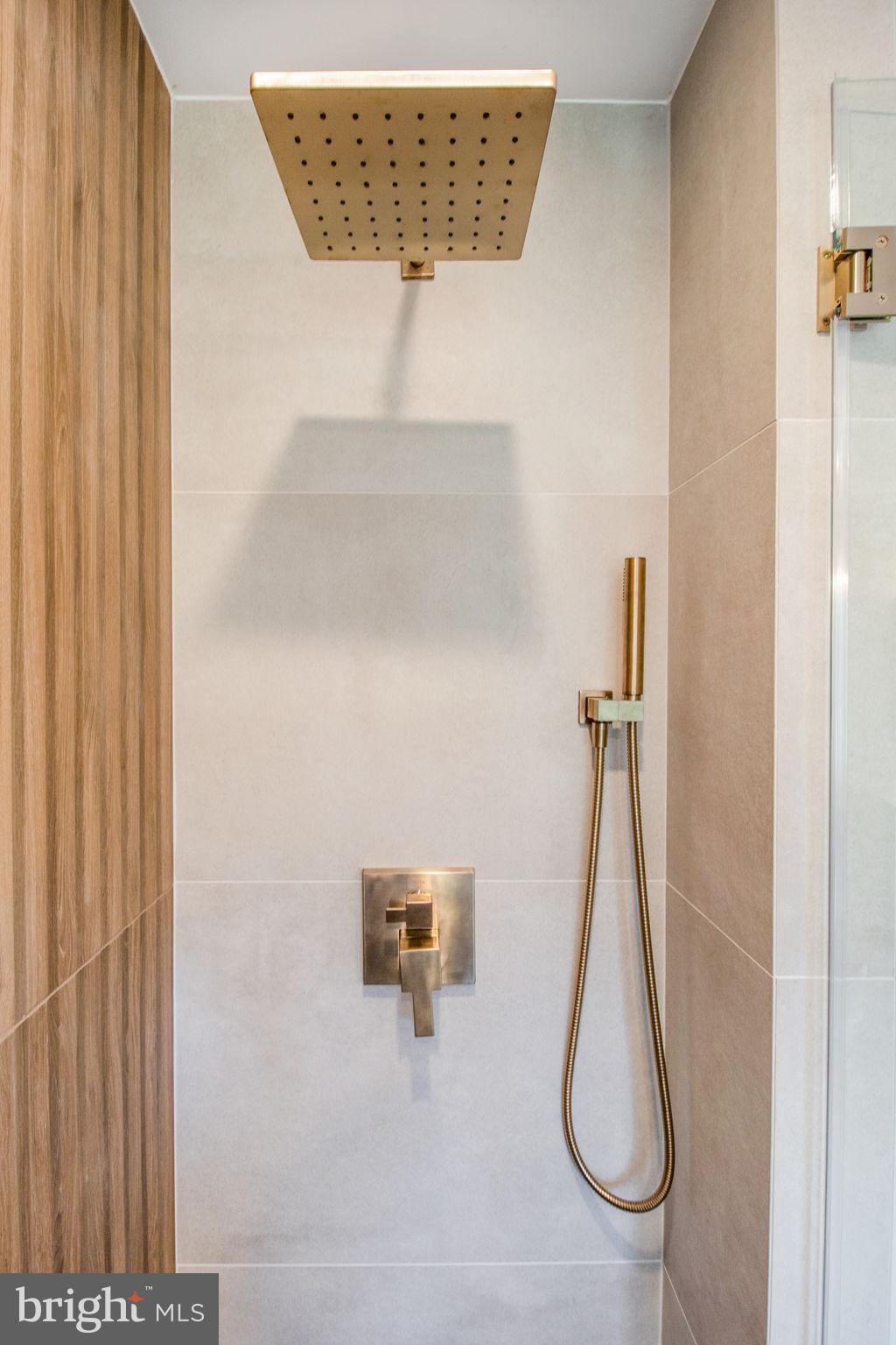 WILLOWS OF POTOMAC - Residential