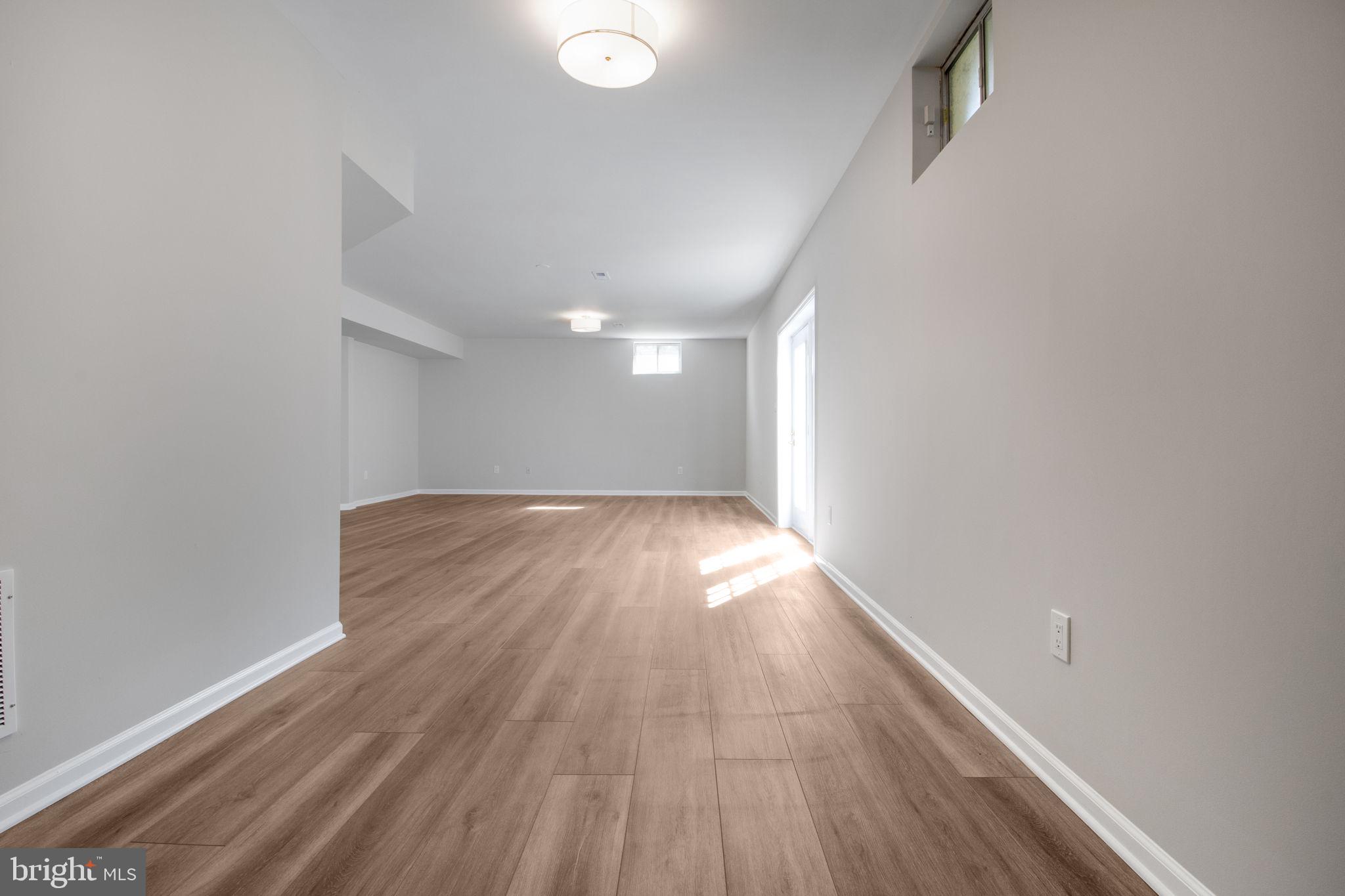 WILLOWS OF POTOMAC - Residential