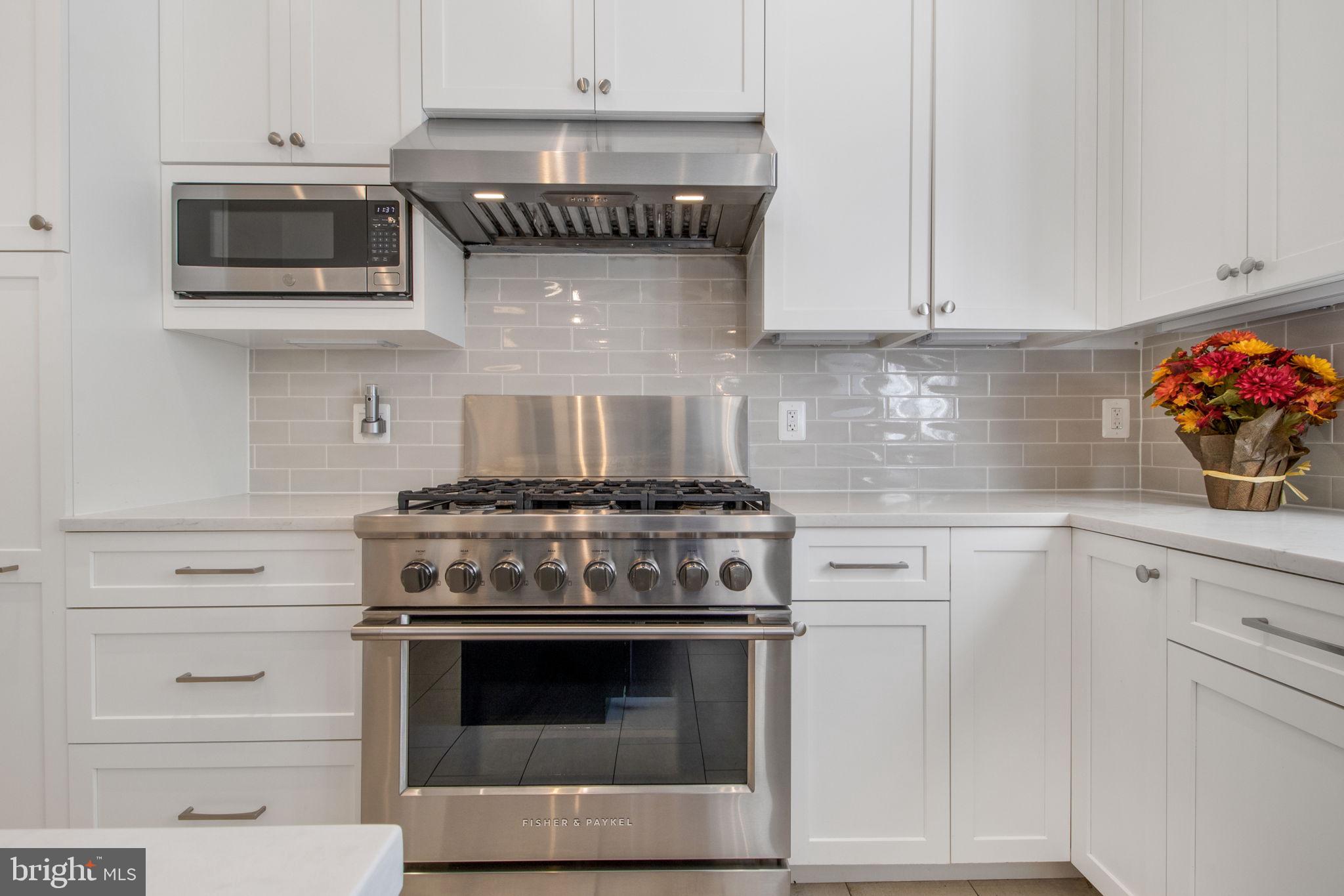 WILLOWS OF POTOMAC - Residential