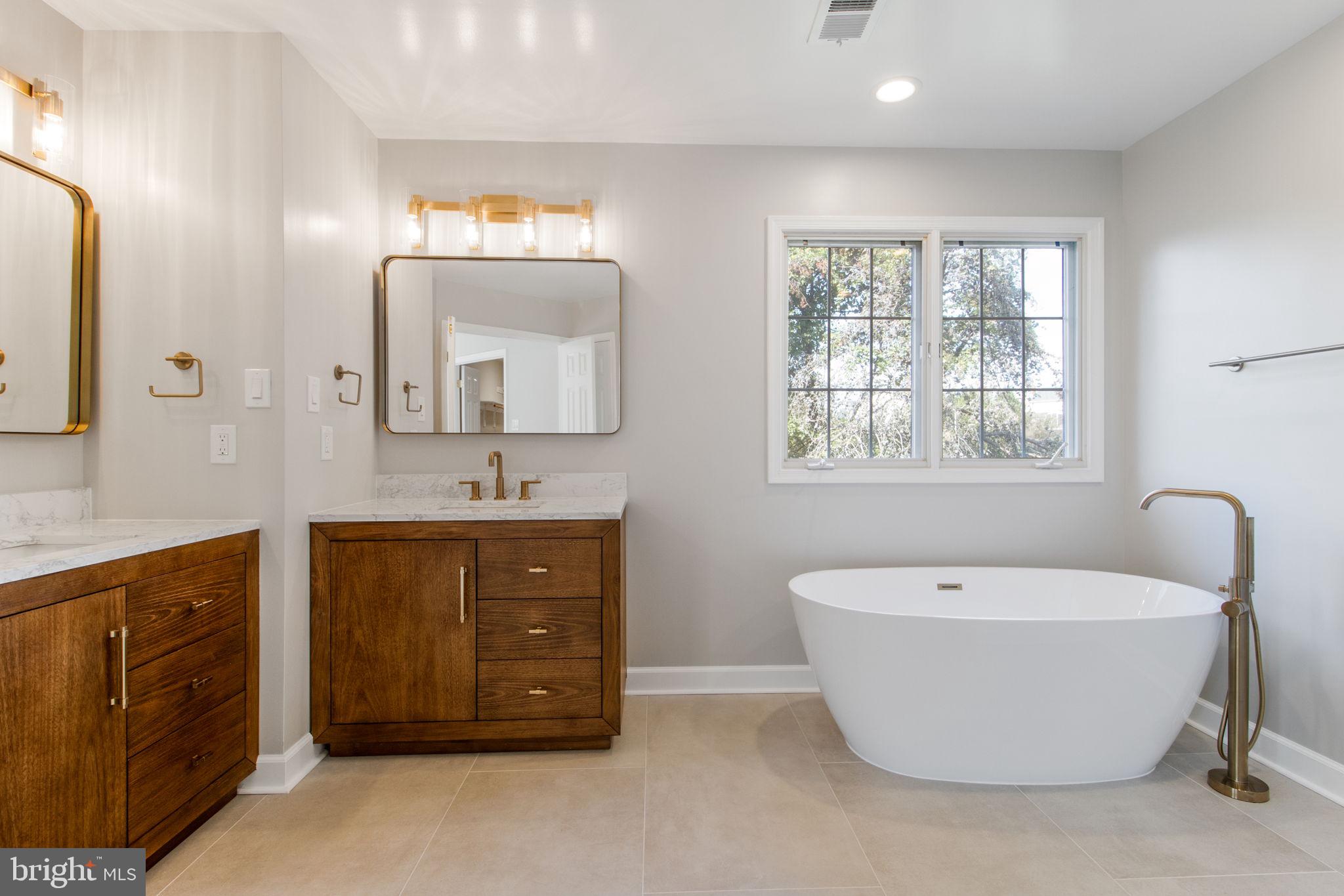 WILLOWS OF POTOMAC - Residential