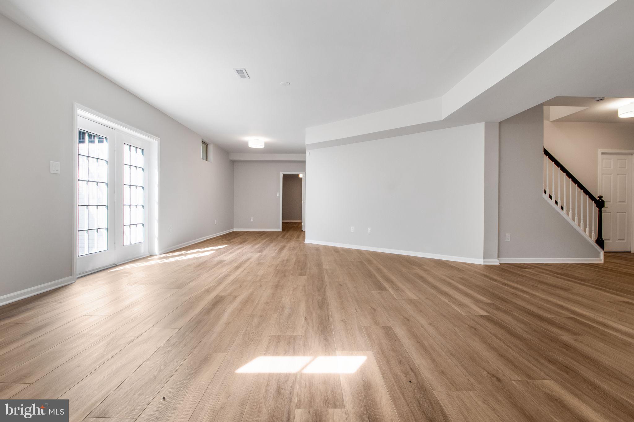 WILLOWS OF POTOMAC - Residential