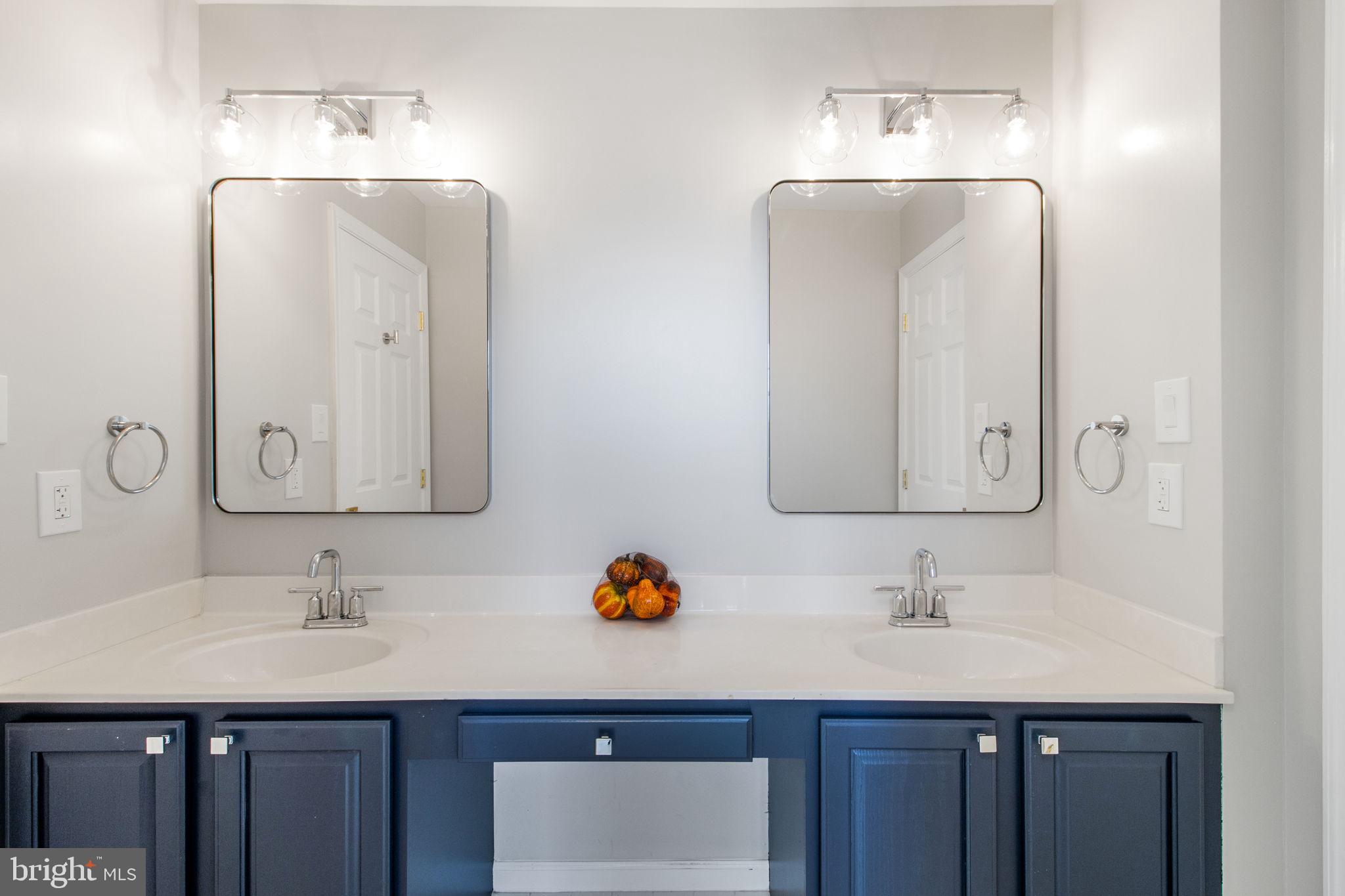 WILLOWS OF POTOMAC - Residential