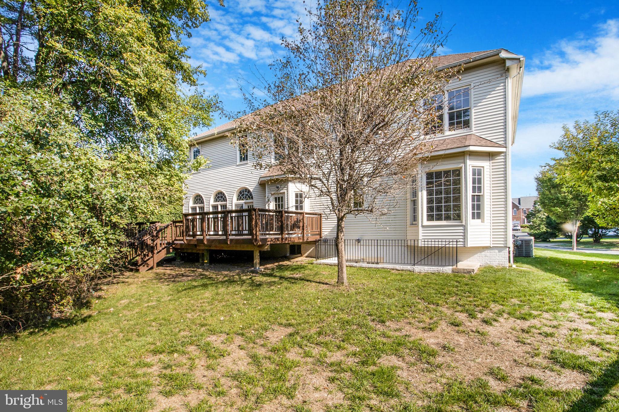 WILLOWS OF POTOMAC - Residential