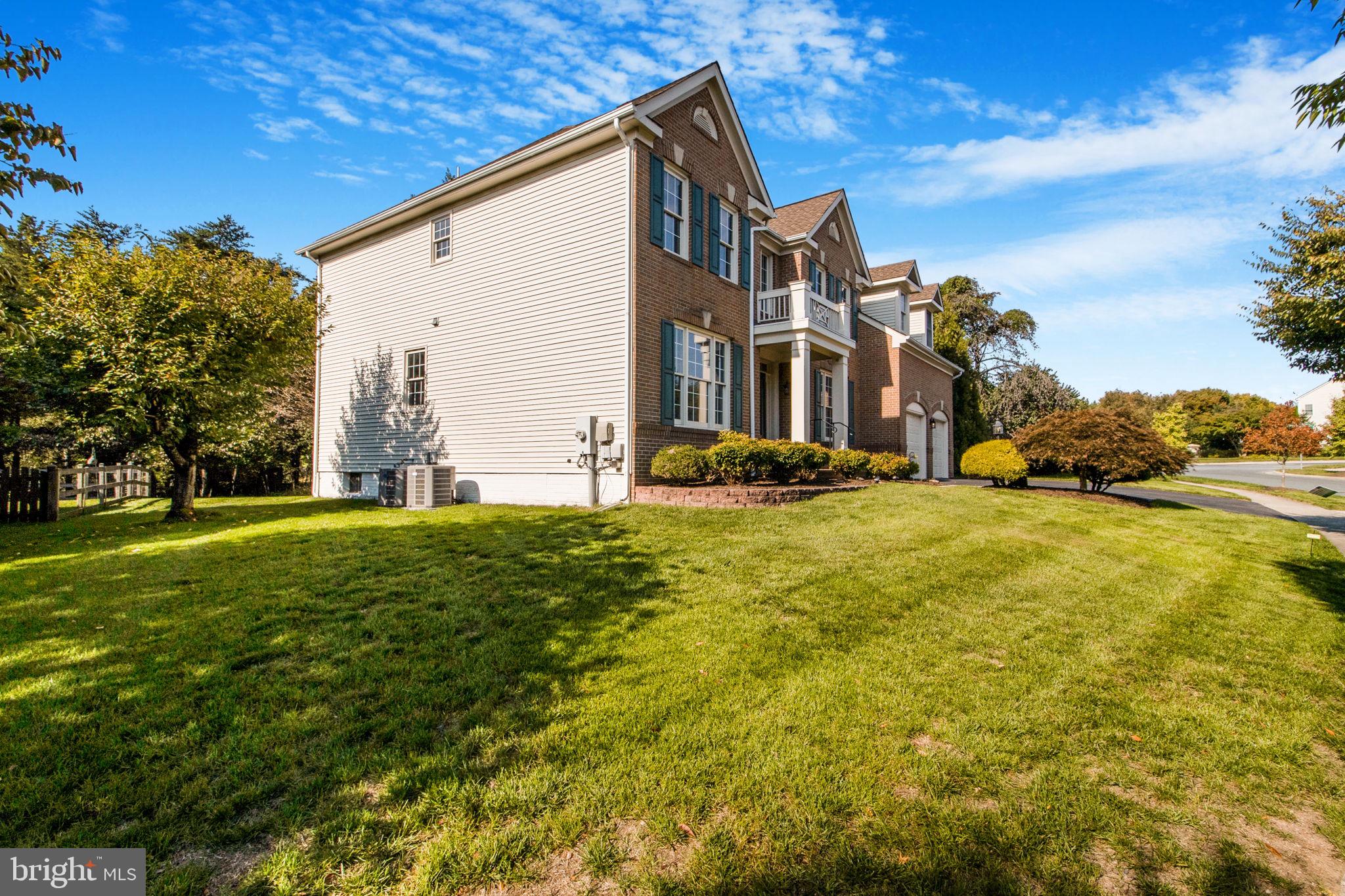 WILLOWS OF POTOMAC - Residential