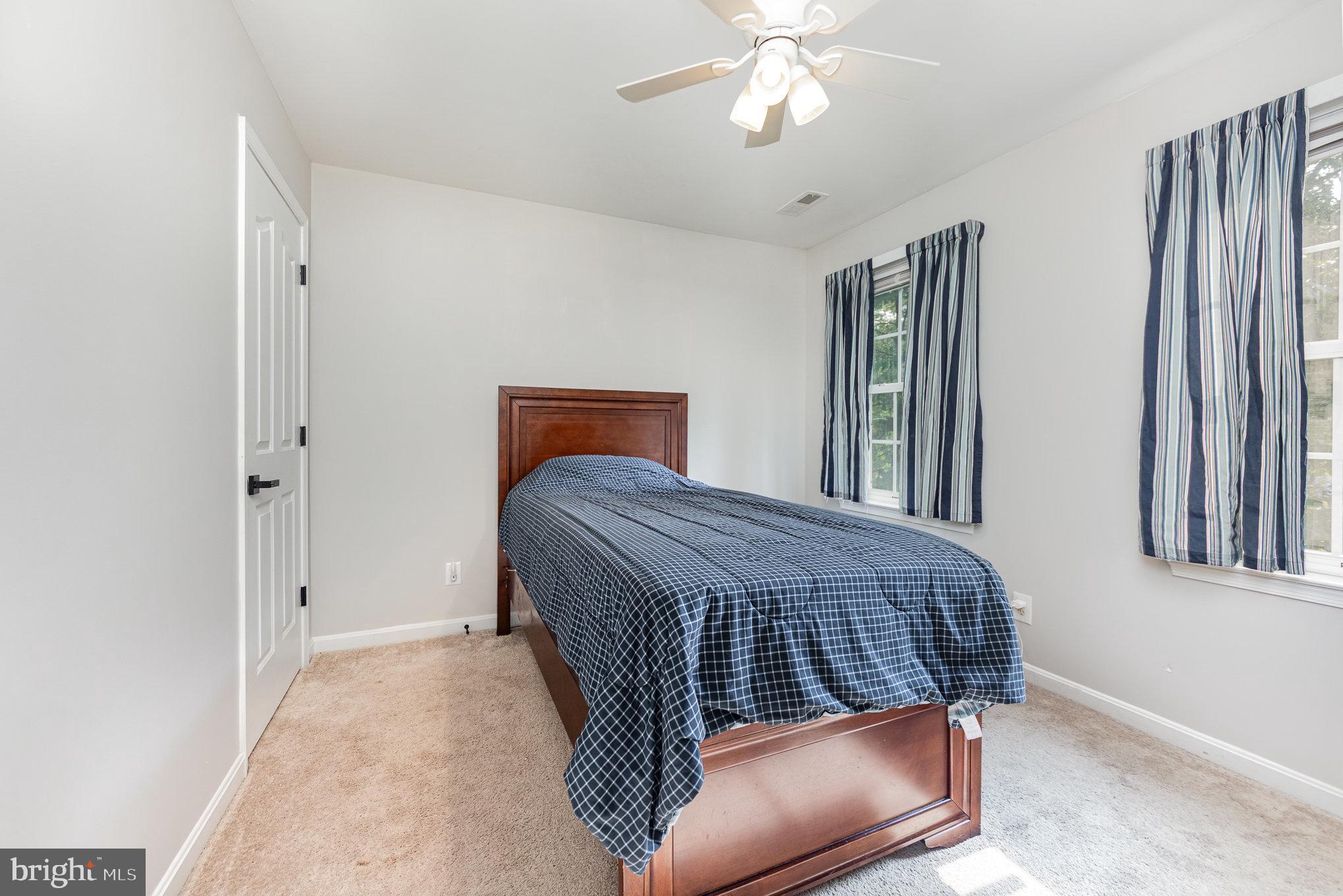 LAKE LAND OR - Residential