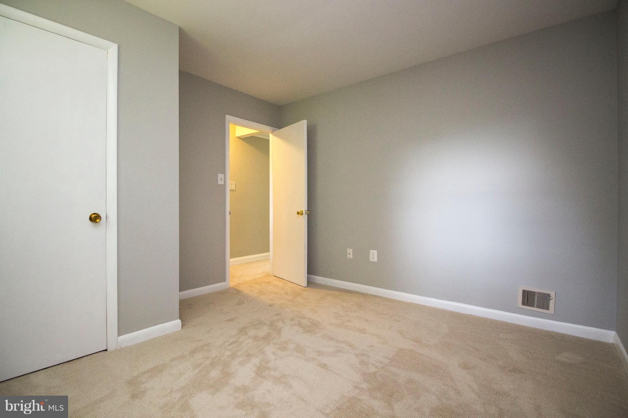 DALE CITY - Residential Lease