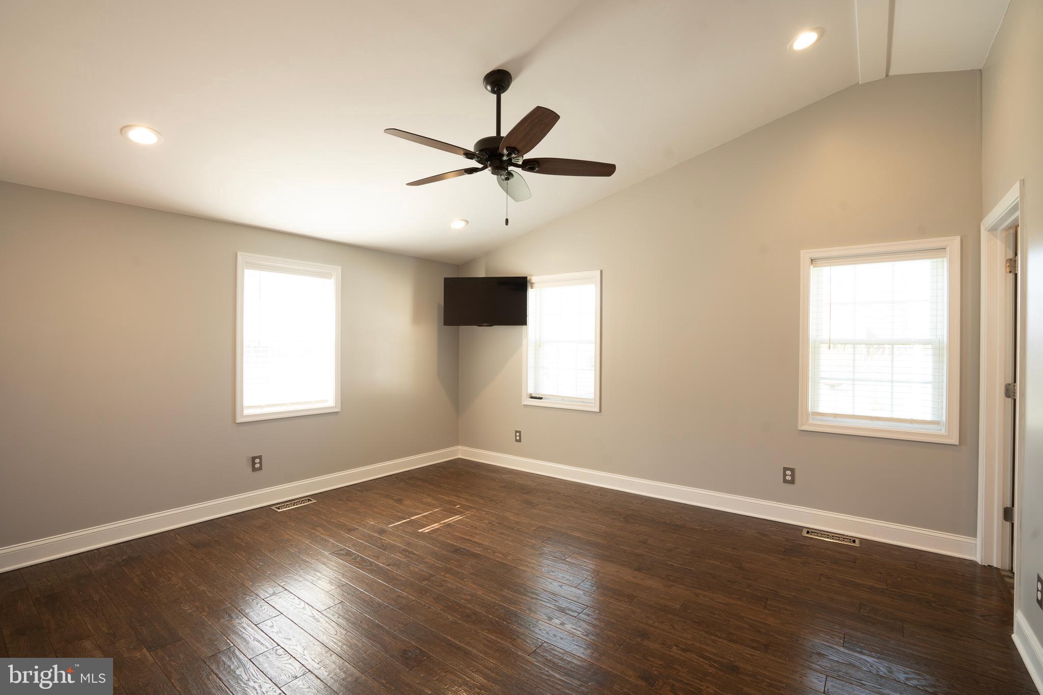 PADDOCK FARMS - Residential