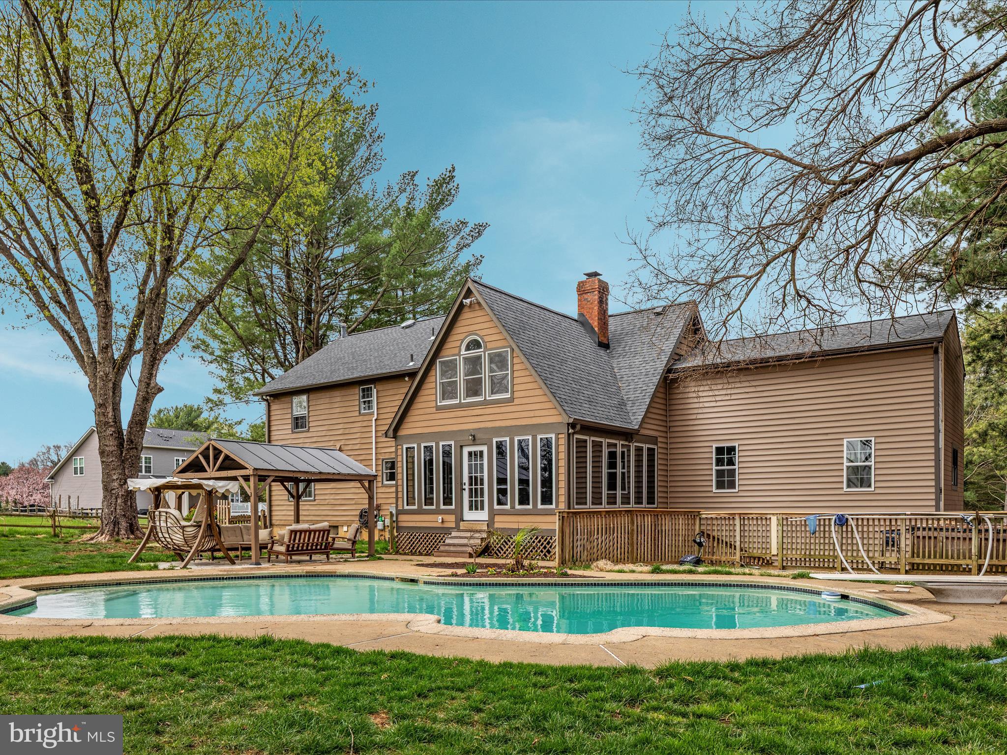 LAYCOCK - Residential