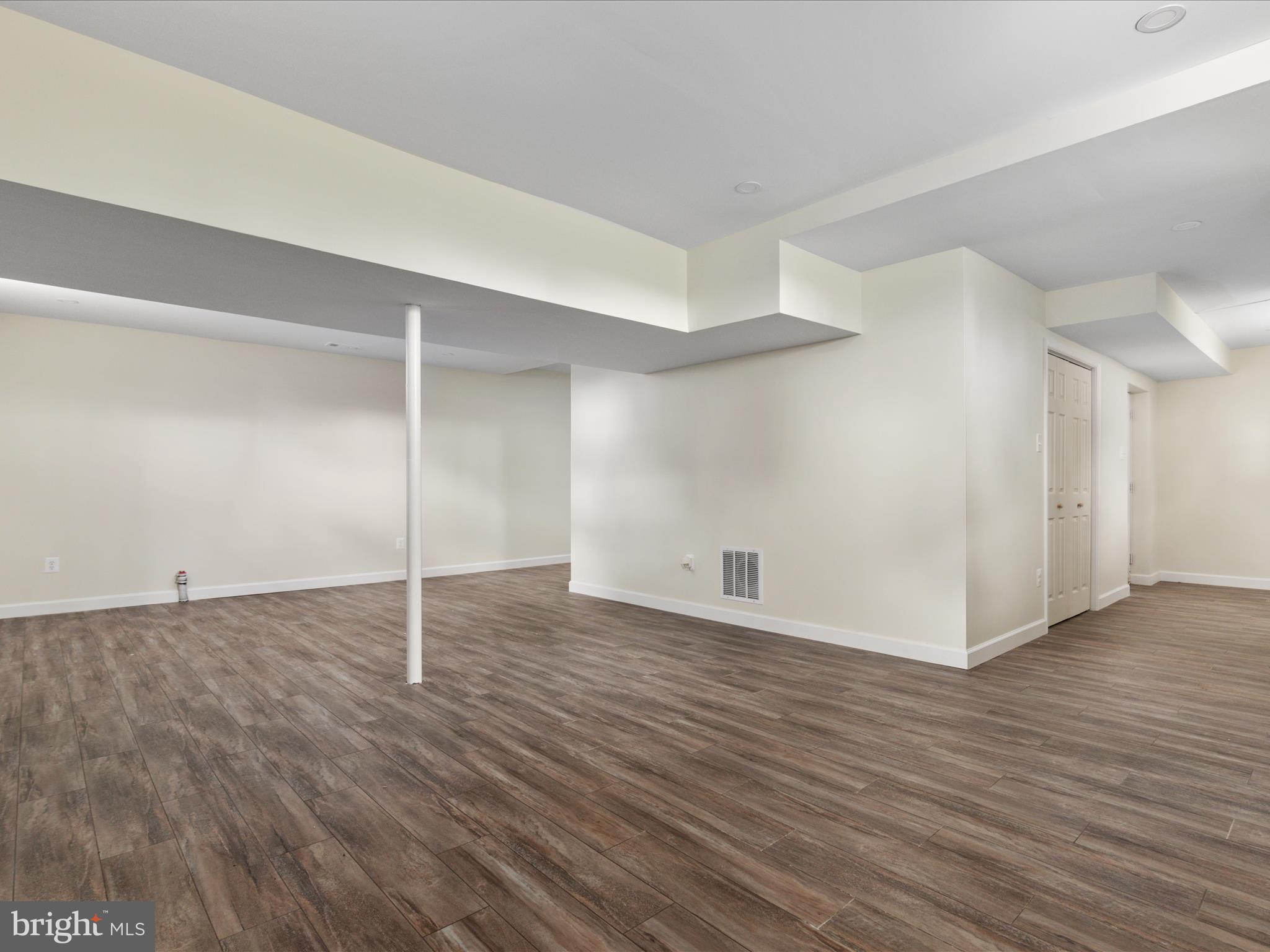 LAYCOCK - Residential