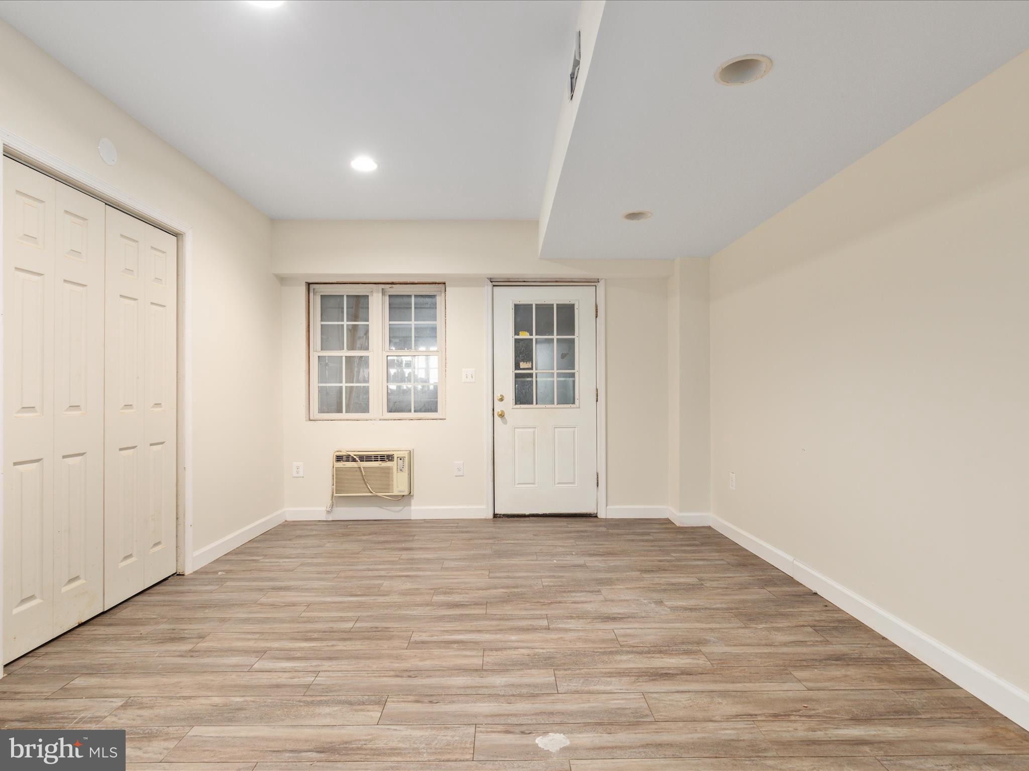 LAYCOCK - Residential