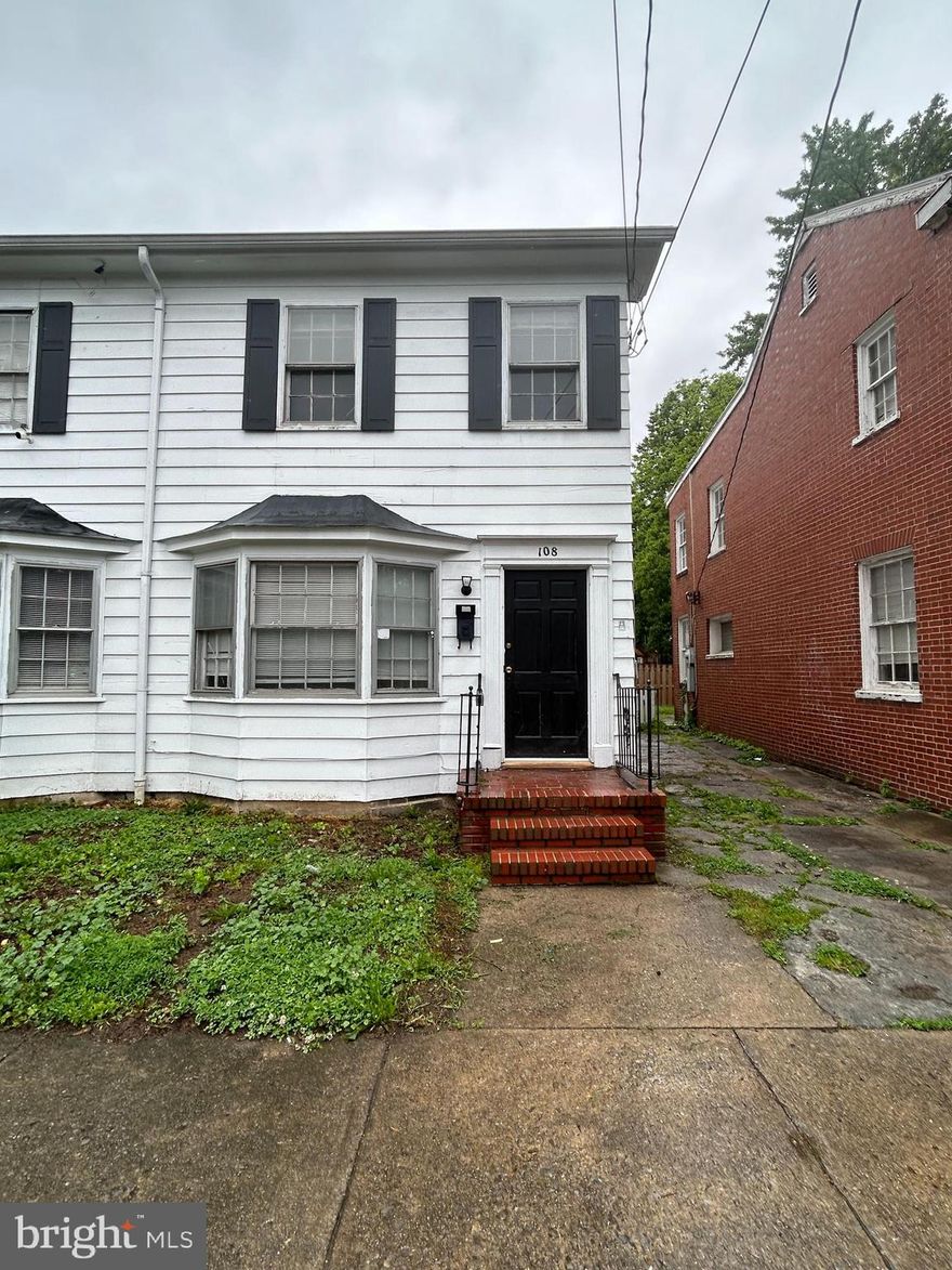 Available now! Spacious duplex in great condition with basement laundry and spacious kitchen. This traditional colonial floor plan has living room, dining room and kitchen on the main floor and three bedrooms and full bath on the second floor. Basement and attic for storage.  Great location to downtown Martinsburg and I-81. Must apply. Application fee $30 per person over the age of 18. May request additional information to process application. Only applications that are 100% complete will be reviewed.  Call to schedule or apply.