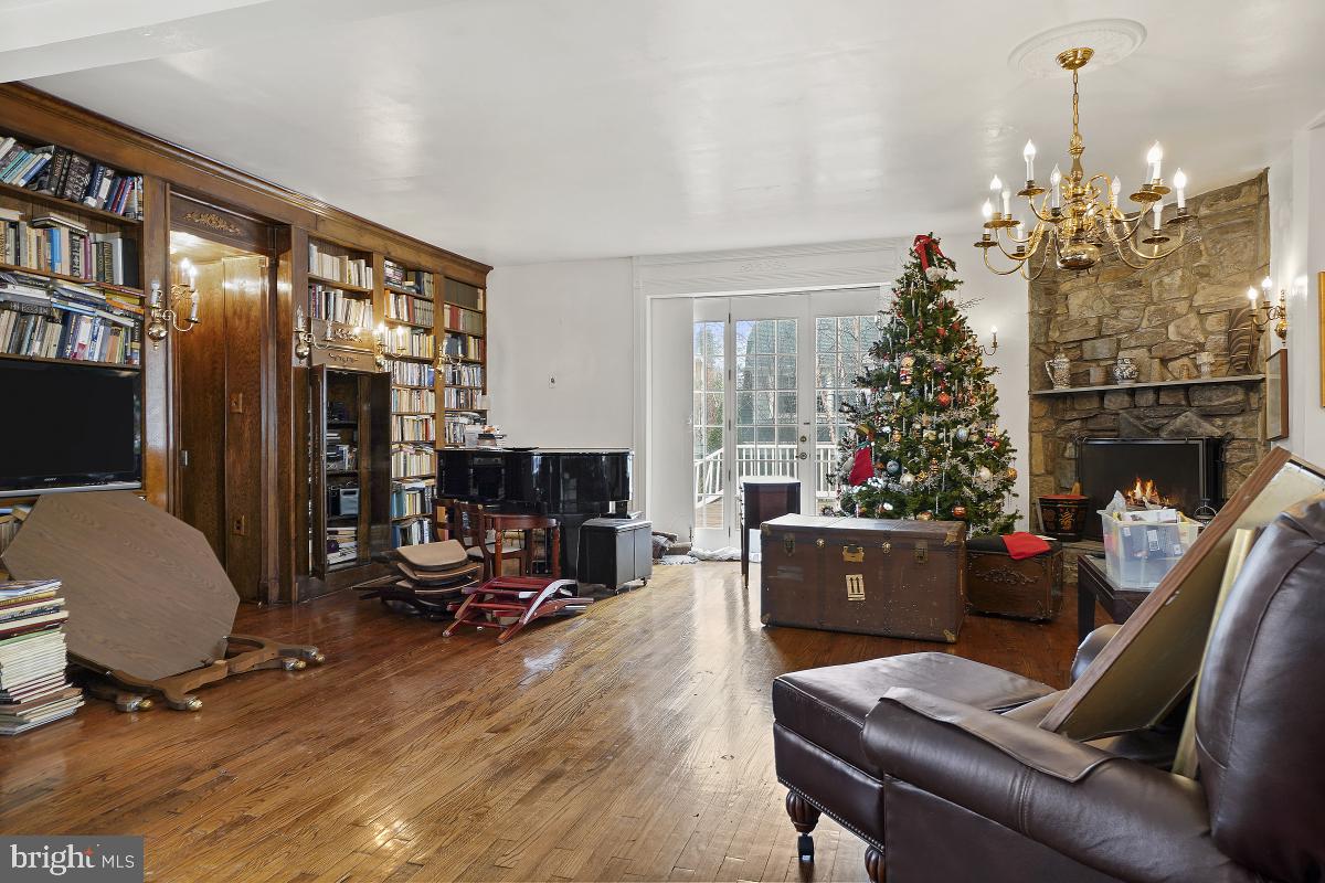 NORWOOD HEIGHTS - Residential