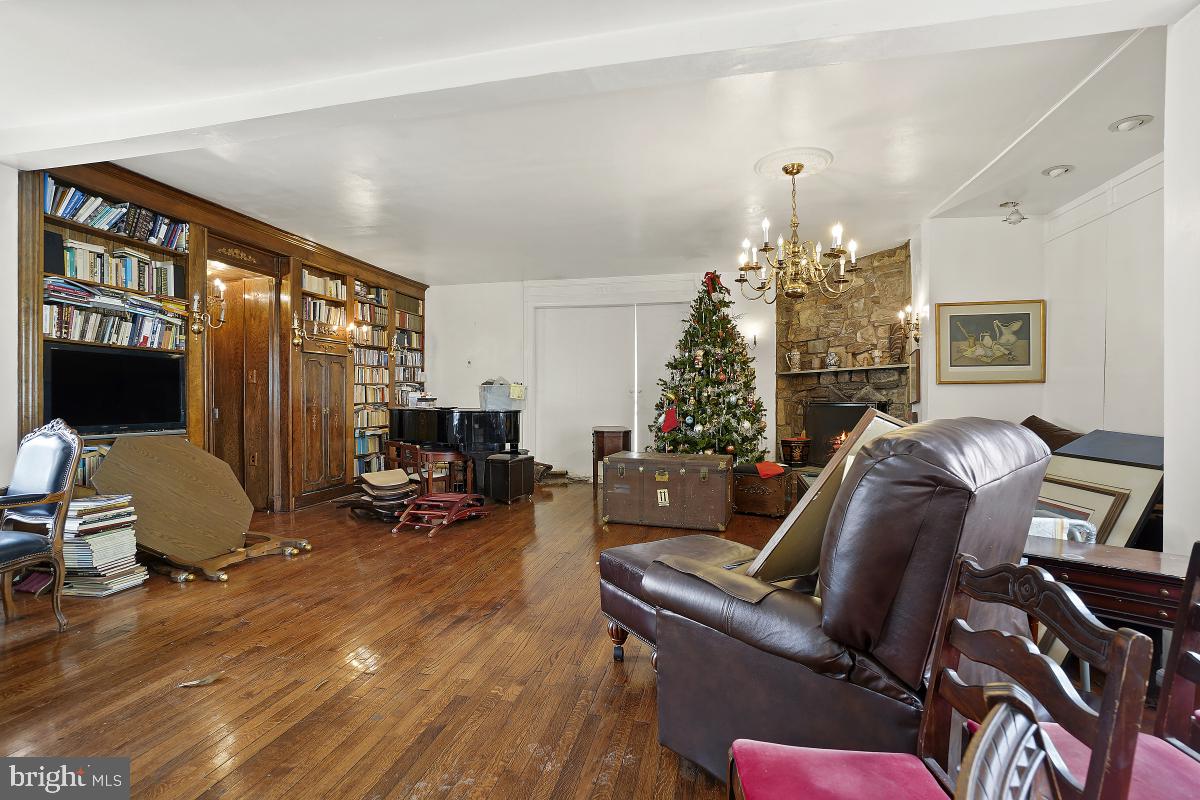 NORWOOD HEIGHTS - Residential