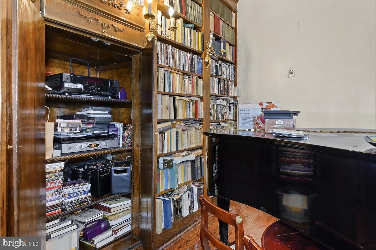 NORWOOD HEIGHTS - Residential