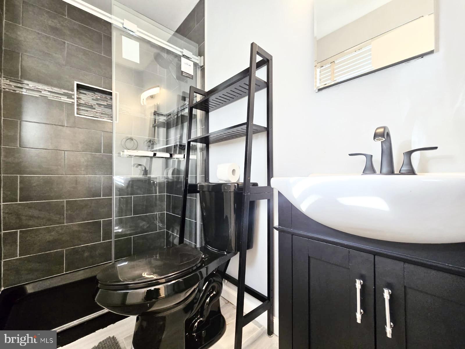 SUMMIT HALL - Residential