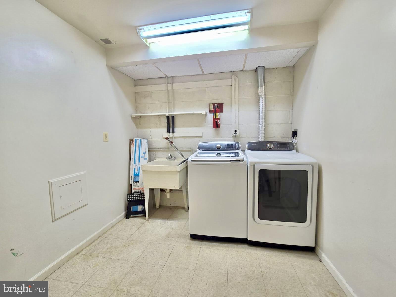 SUMMIT HALL - Residential