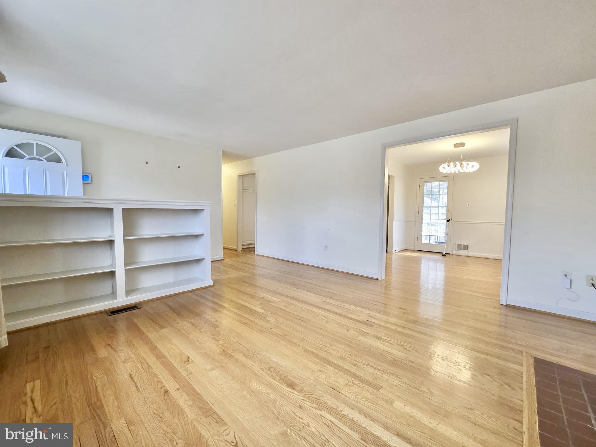 SUMMIT HALL - Residential