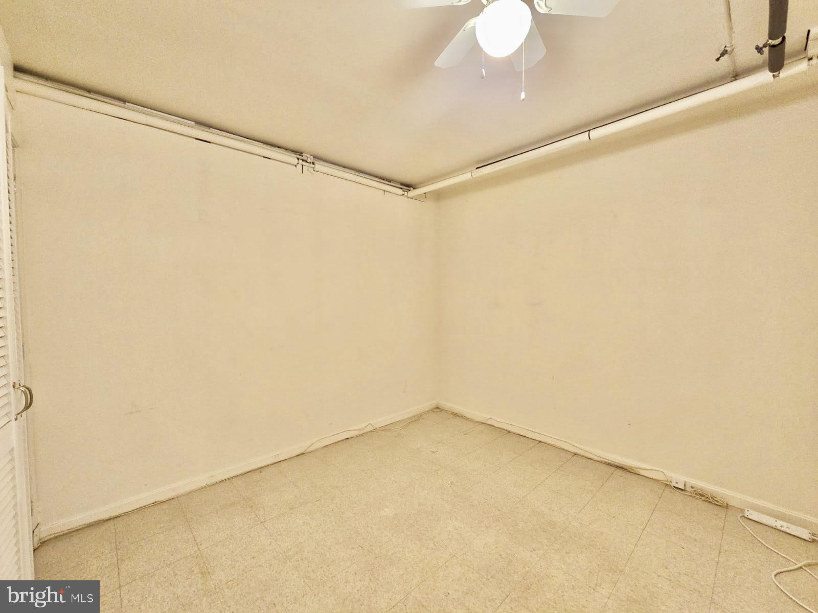 SUMMIT HALL - Residential