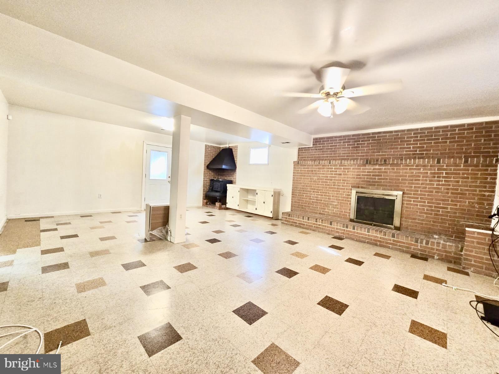 SUMMIT HALL - Residential