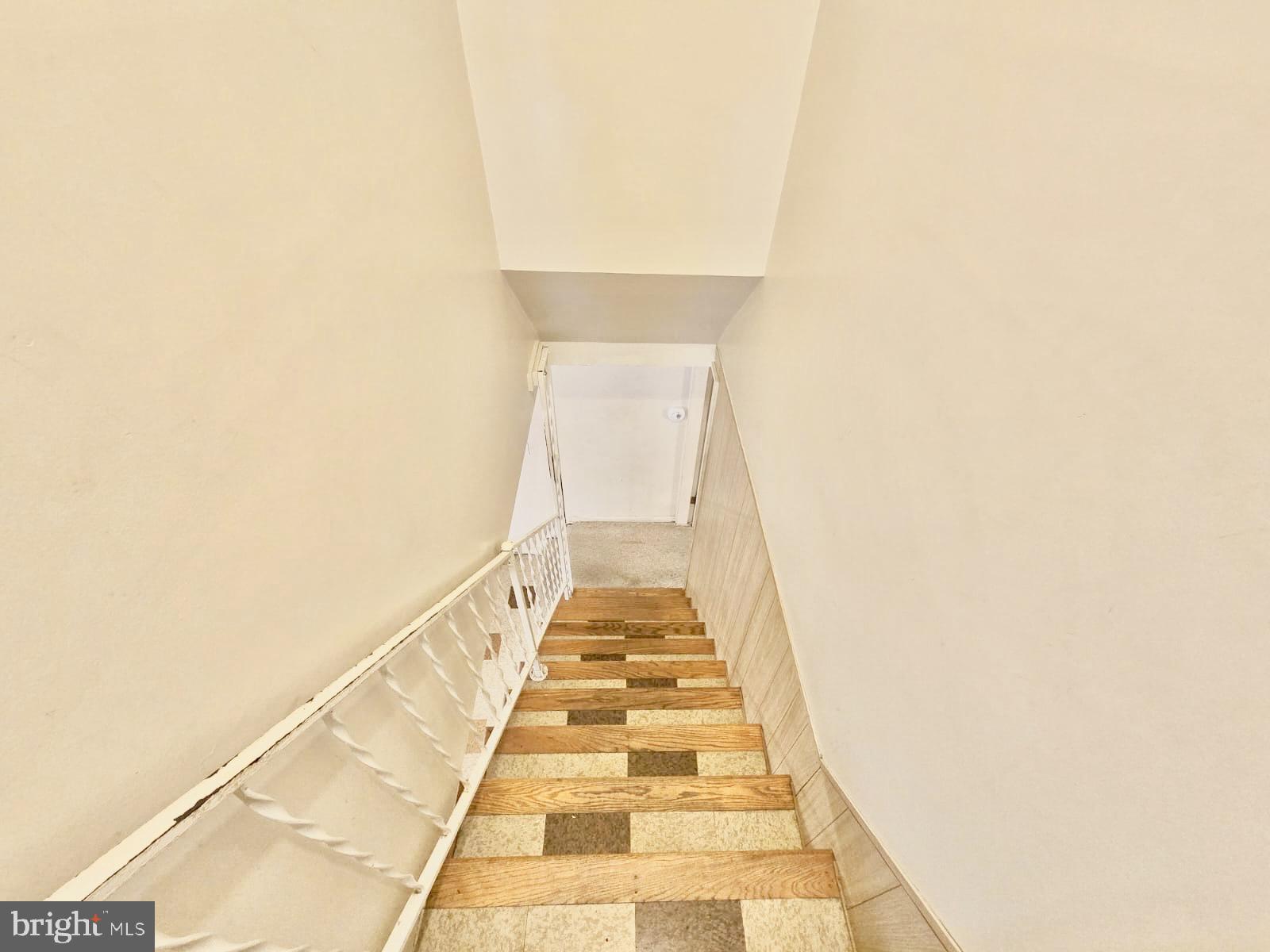 SUMMIT HALL - Residential