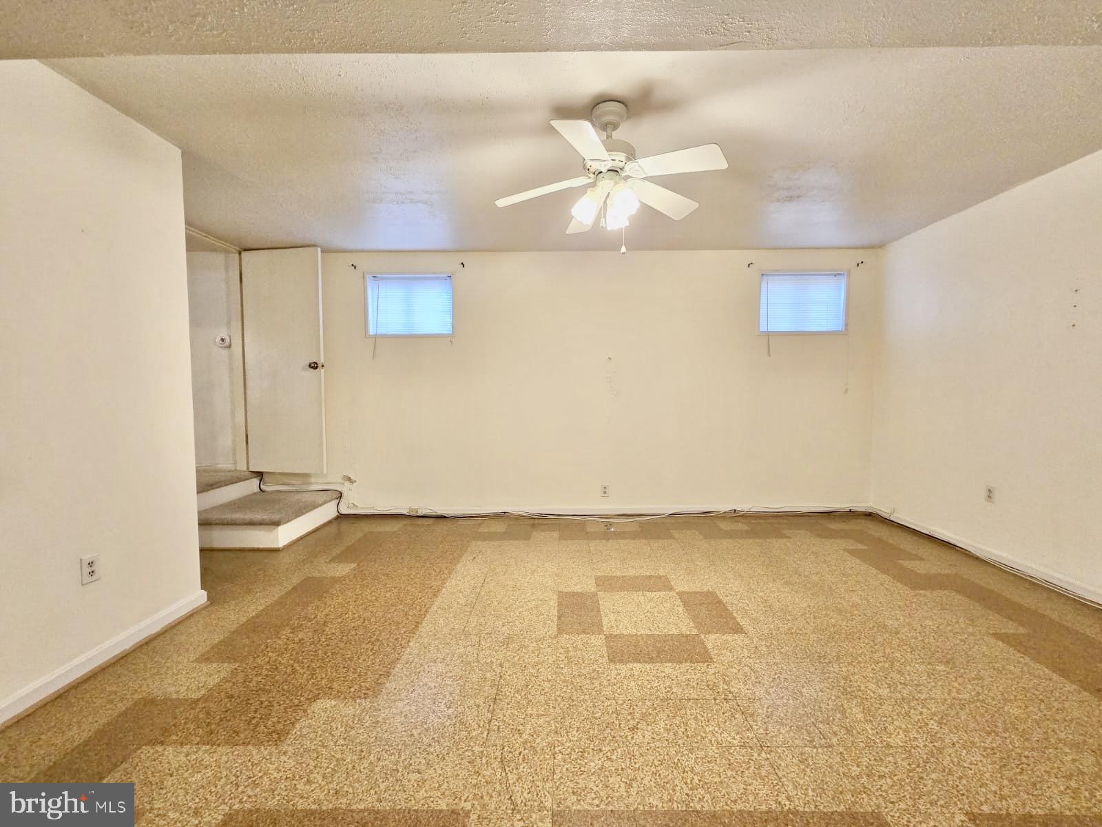 SUMMIT HALL - Residential