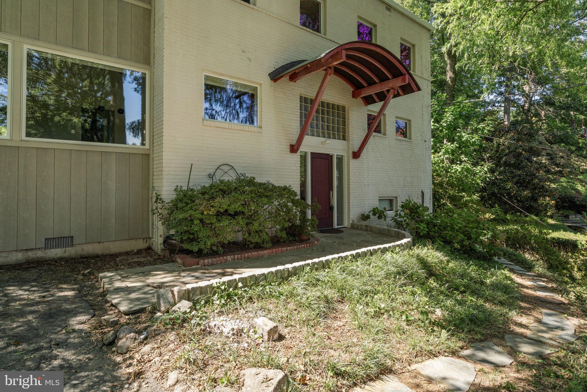 LORCOM GROVE - Residential