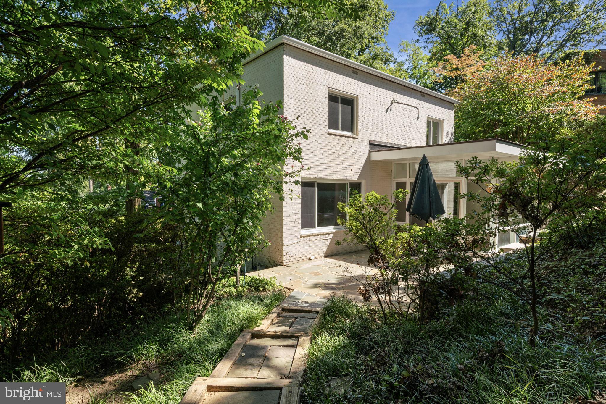 LORCOM GROVE - Residential