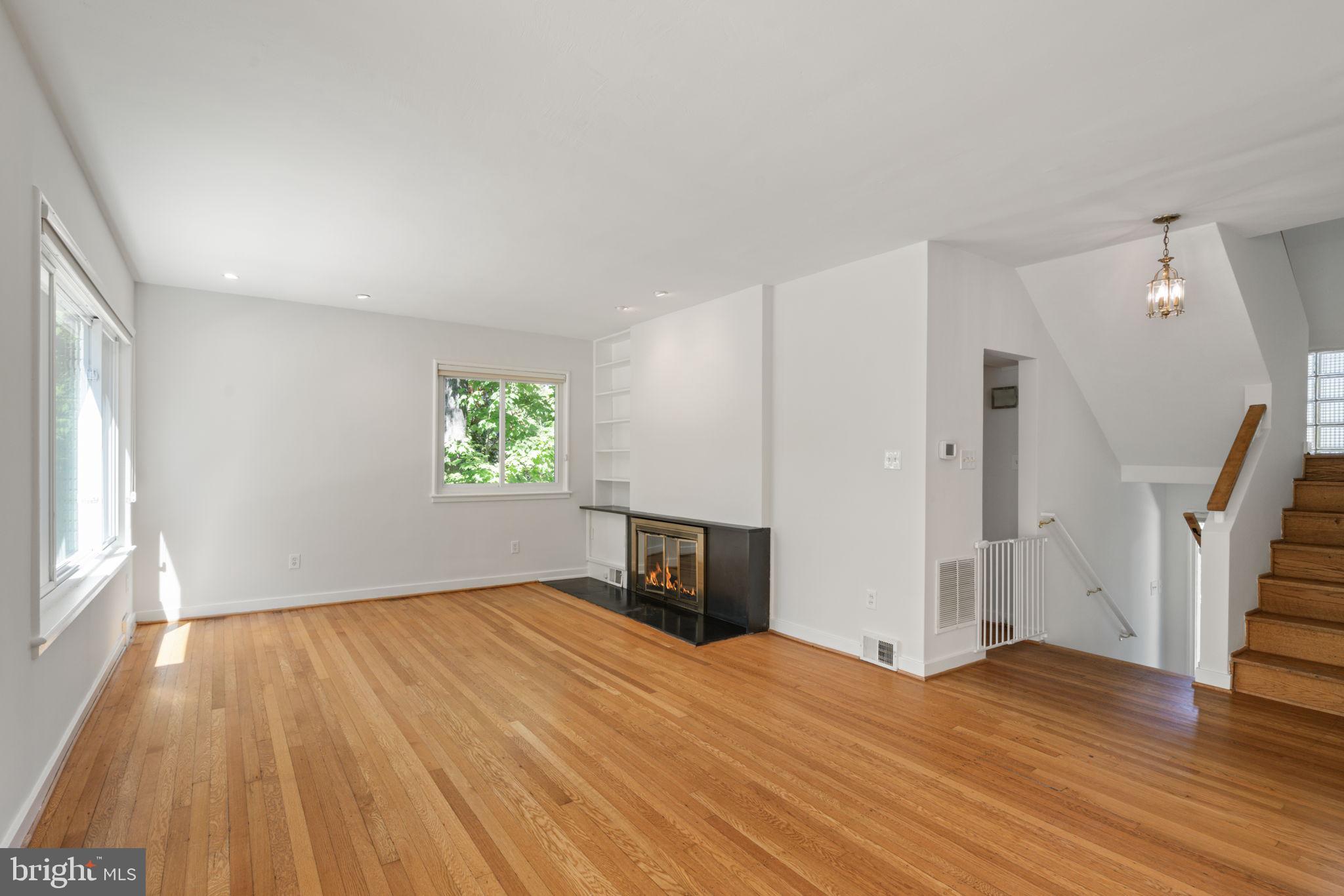 LORCOM GROVE - Residential