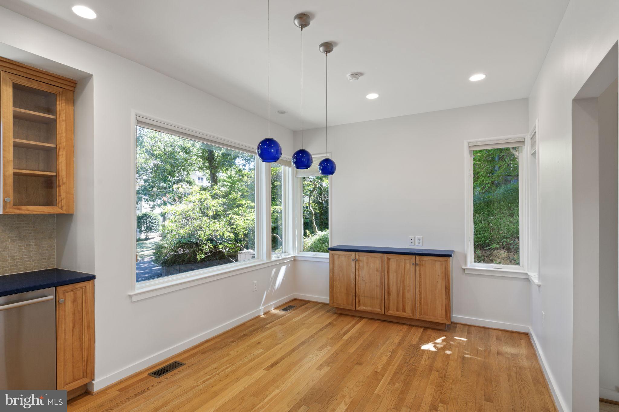 LORCOM GROVE - Residential
