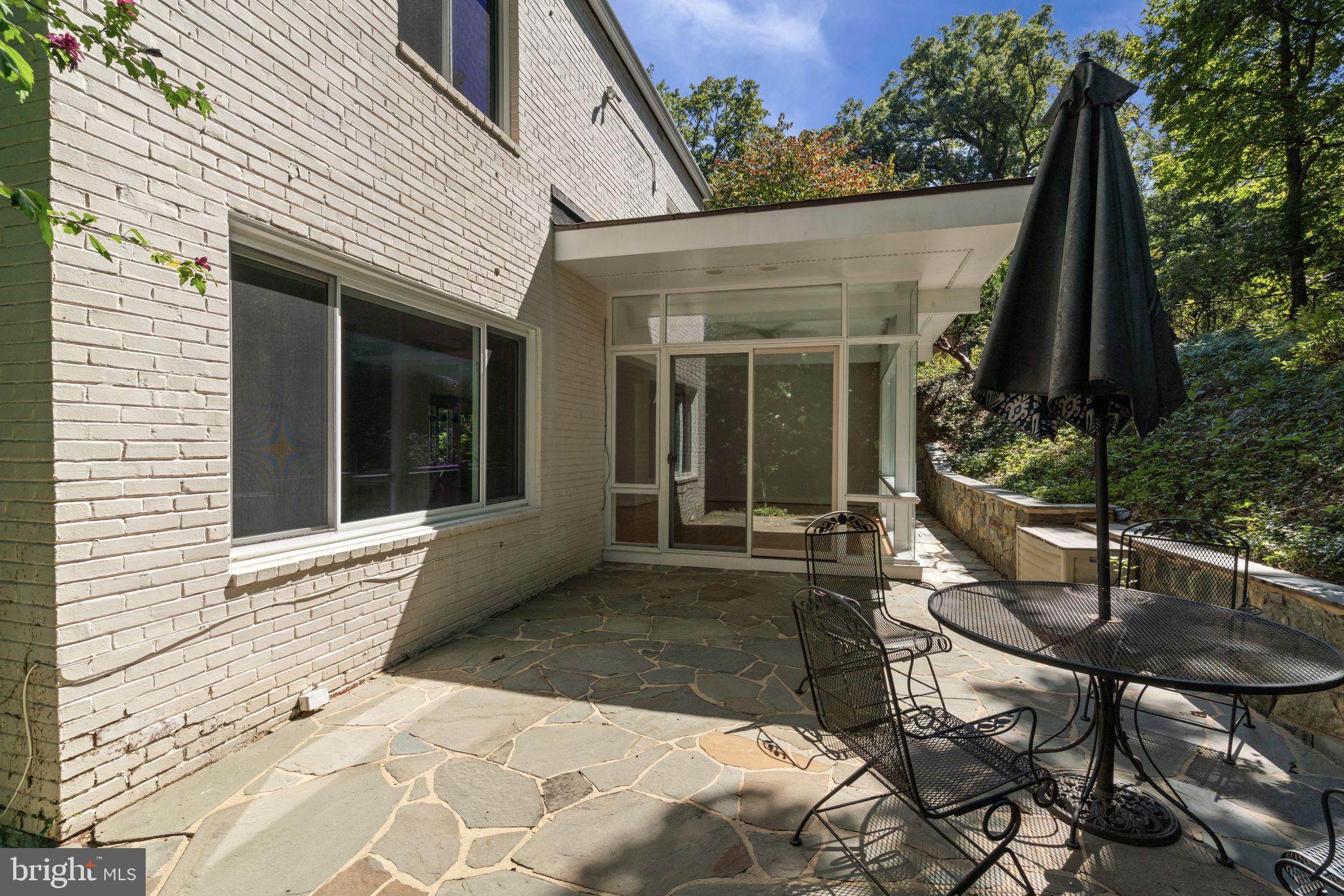 LORCOM GROVE - Residential