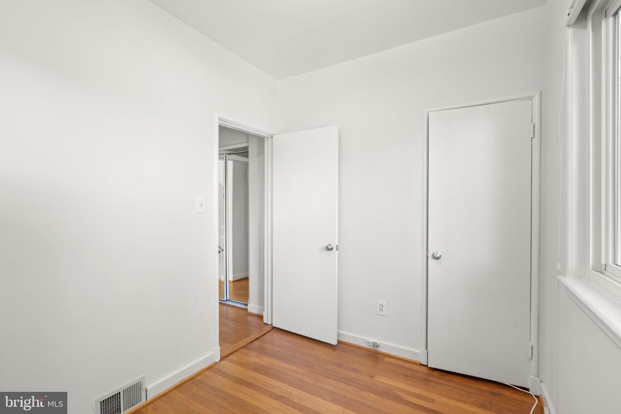 LORCOM GROVE - Residential
