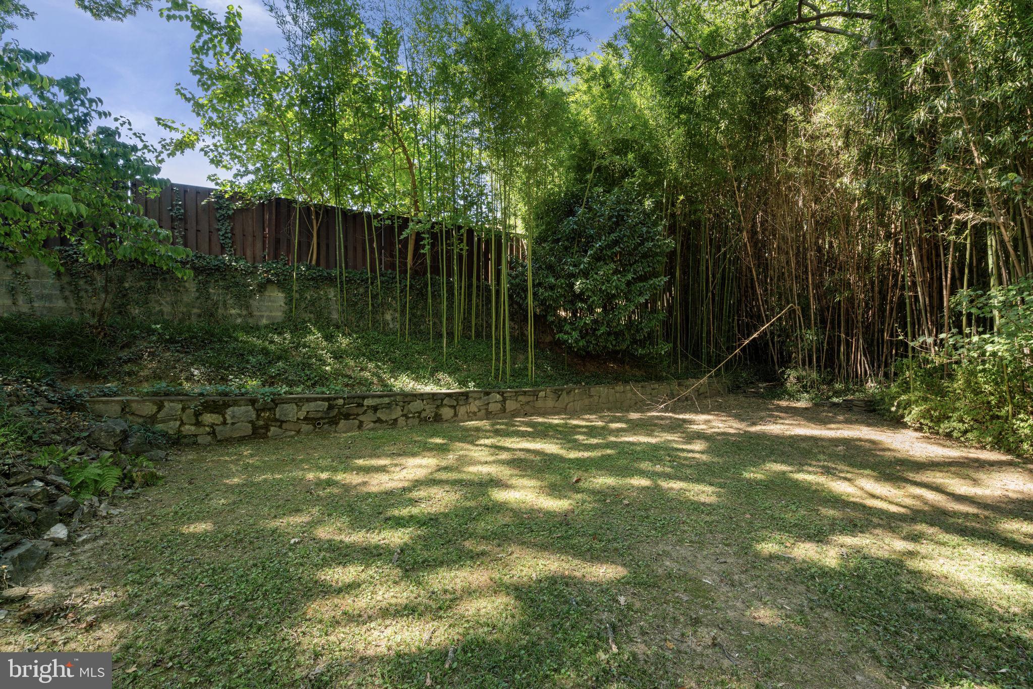 LORCOM GROVE - Residential