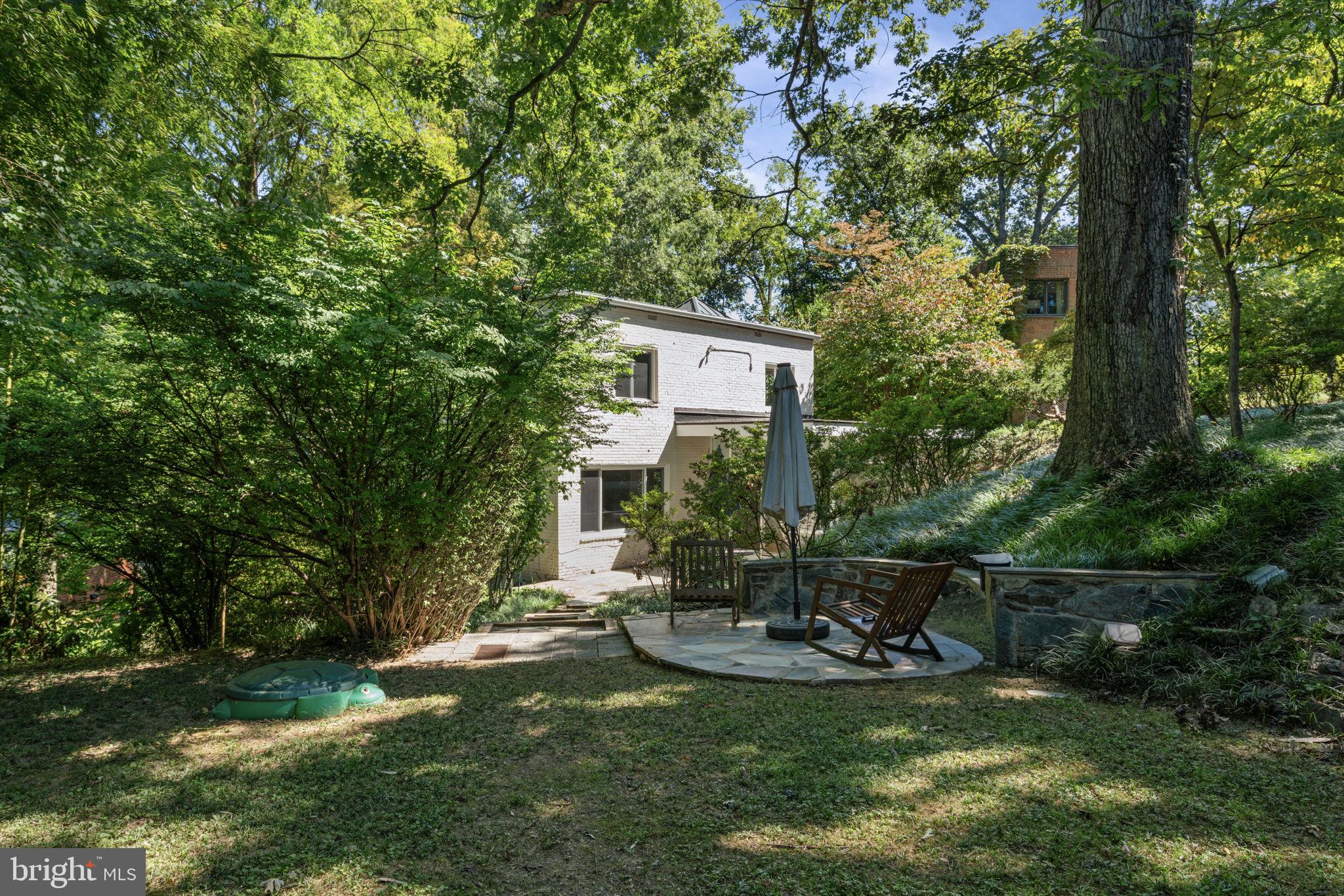 LORCOM GROVE - Residential
